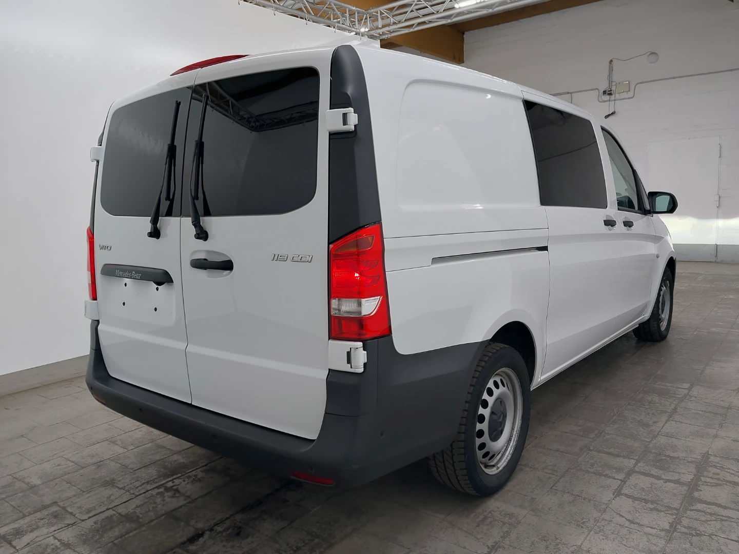 Mercedes-Benz Vito Kasten 119 CDI lang 9G-TRONIC Teilverglast photo