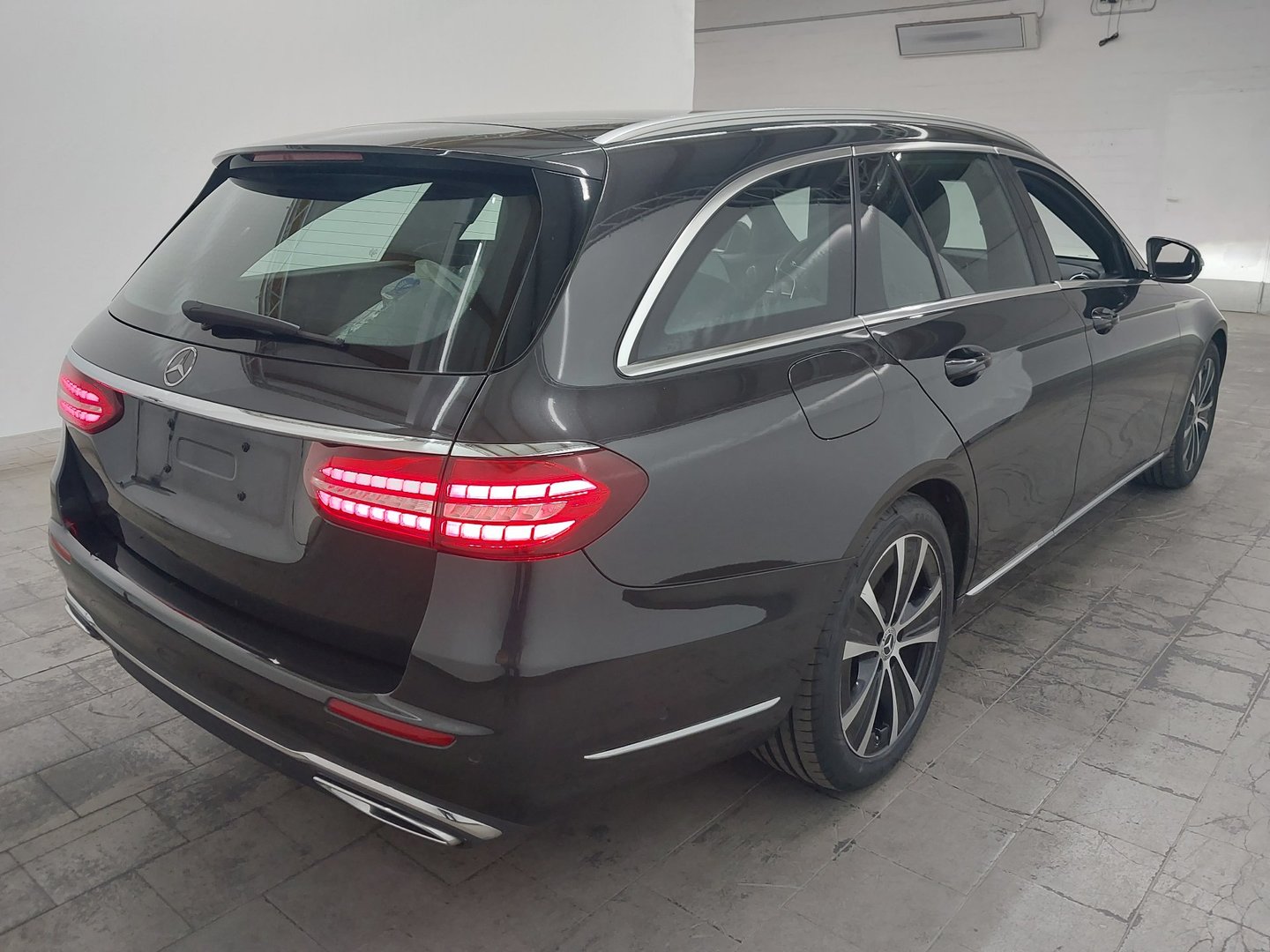 Mercedes-Benz E 400 d T 4MATIC Automatik Exclusive photo
