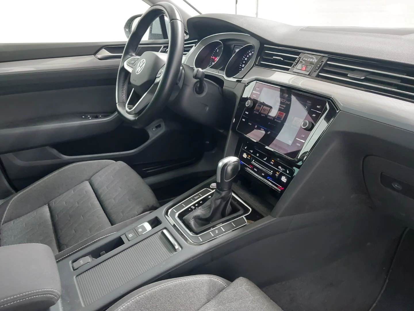 VW Passat Variant 2,0 TDI DSG Business photo