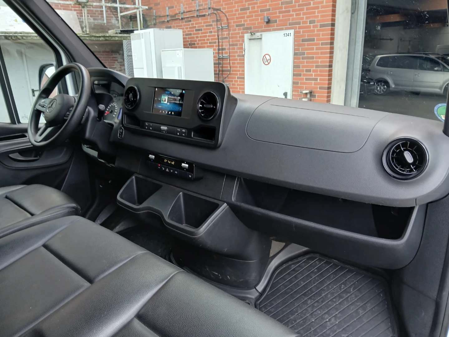 Mercedes-Benz Sprinter Kasten 317 CDI 9G-TRNOIC photo