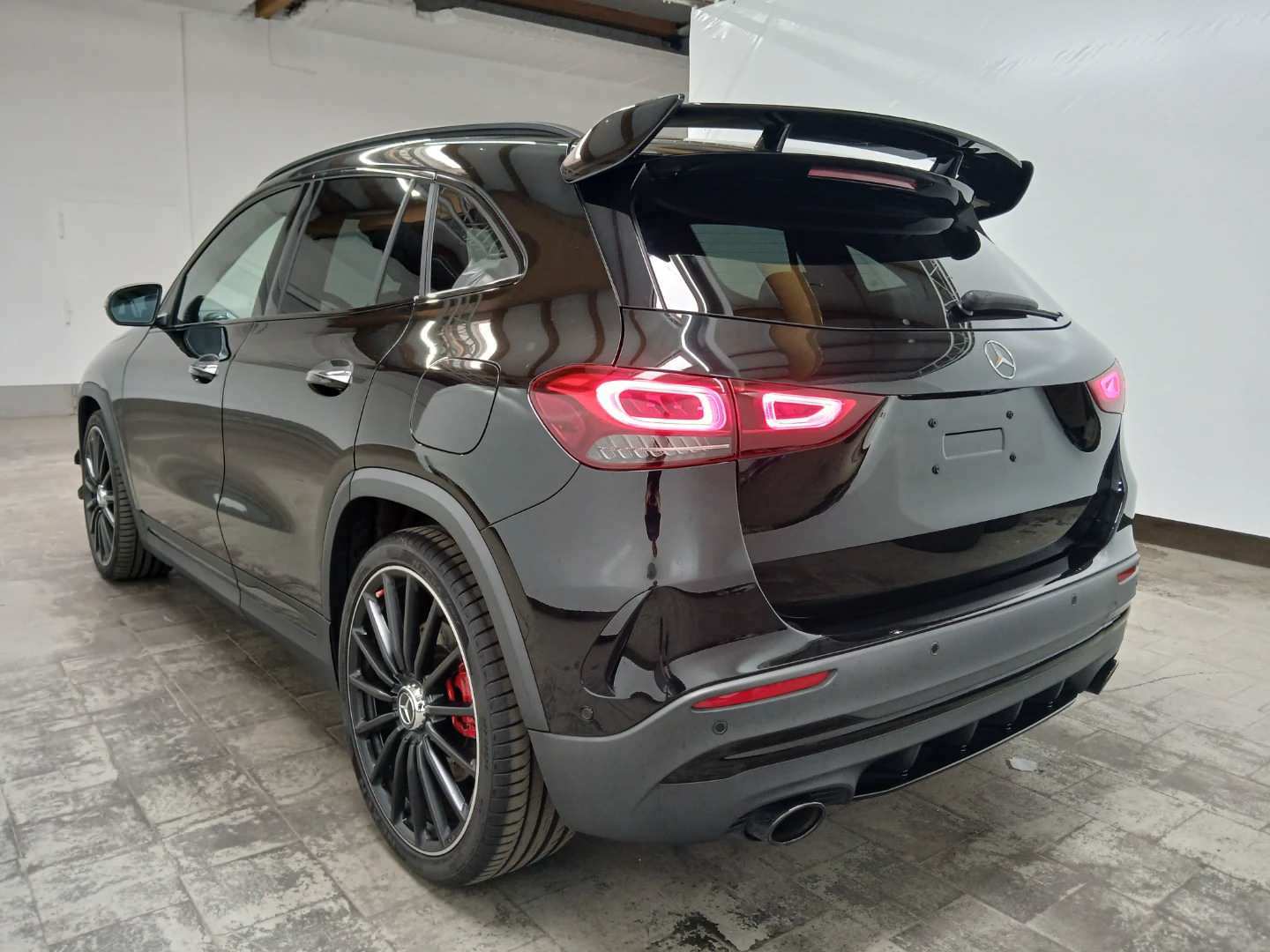 Mercedes-Benz GLA 35 AMG 4MATIC SPEEDSHIFT photo