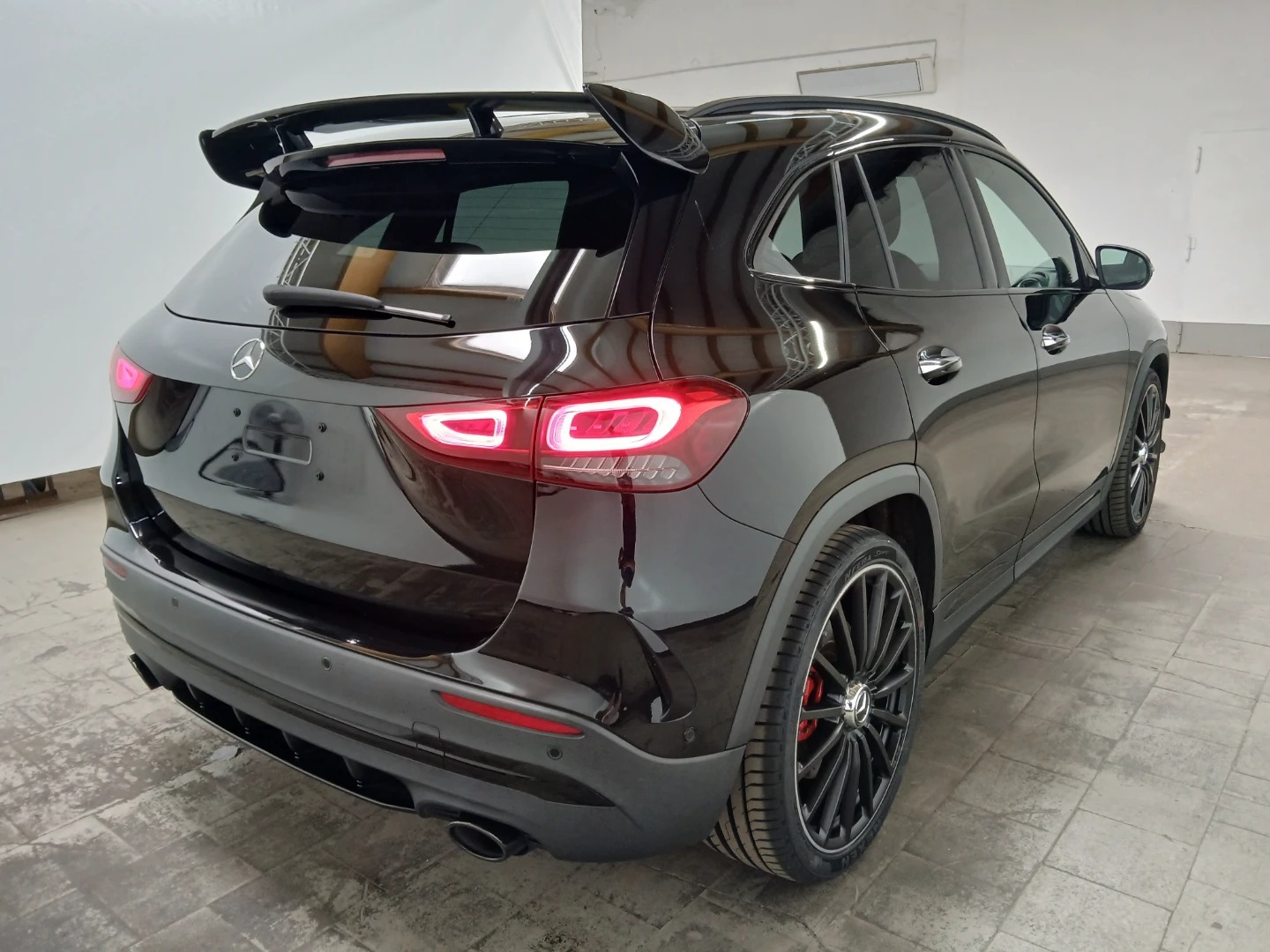 Mercedes-Benz GLA 35 AMG 4MATIC SPEEDSHIFT photo