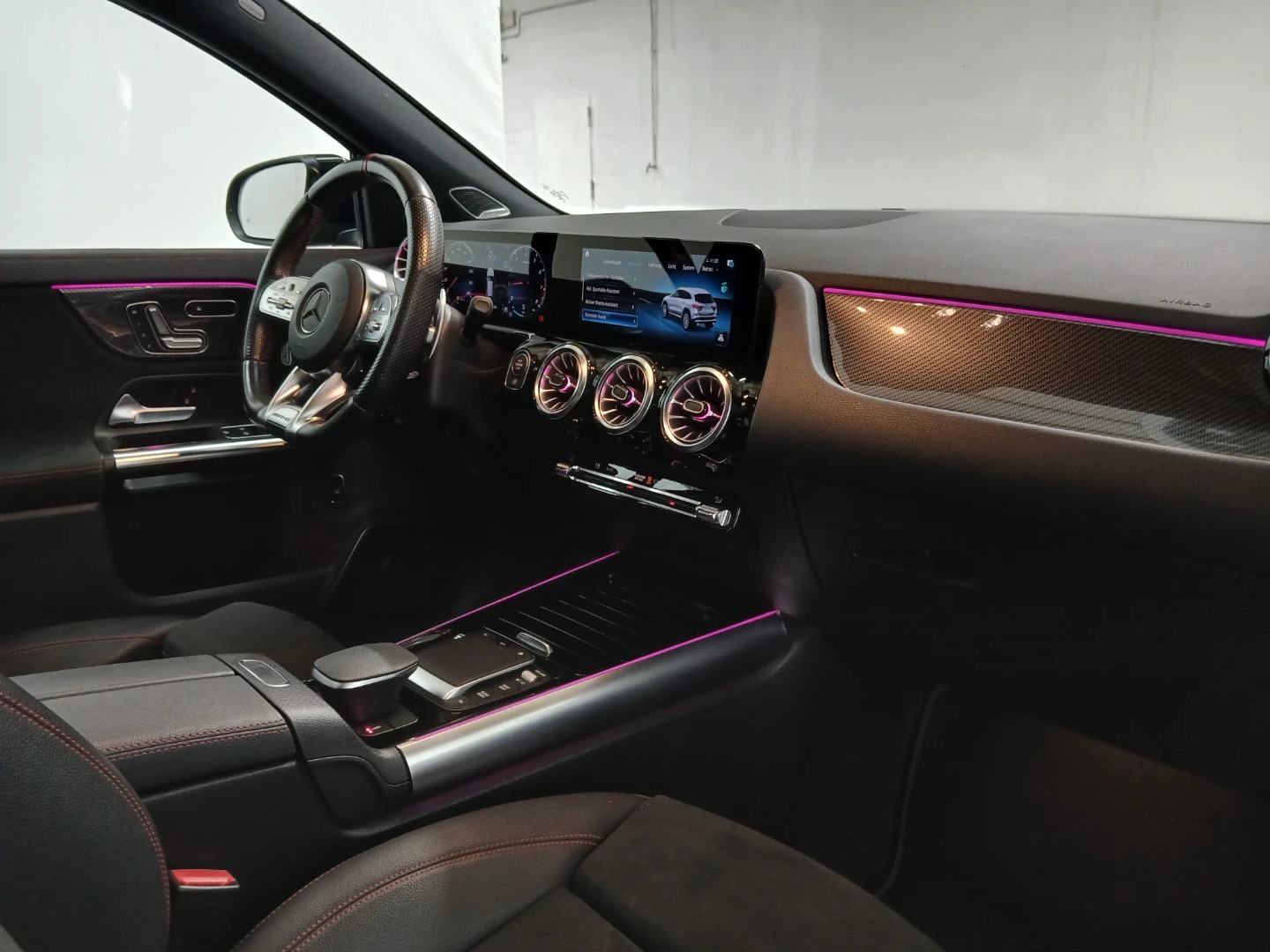 Mercedes-Benz GLA 35 AMG 4MATIC SPEEDSHIFT photo