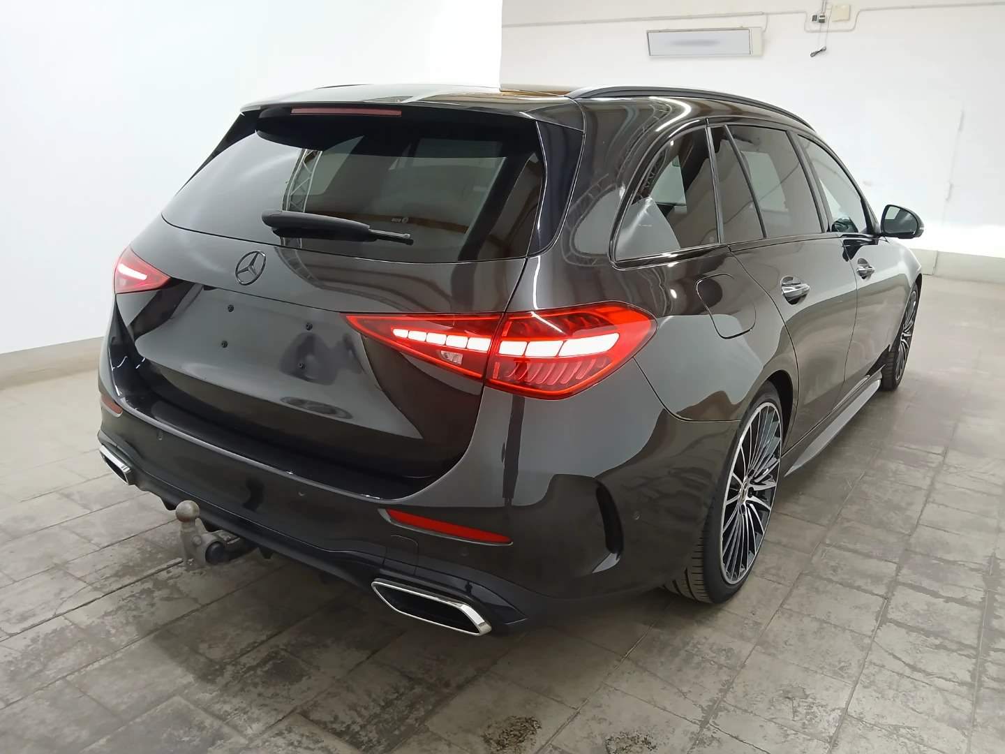 Mercedes-Benz C 220 d 4MATIC 9G-TRONIC AMG Line photo