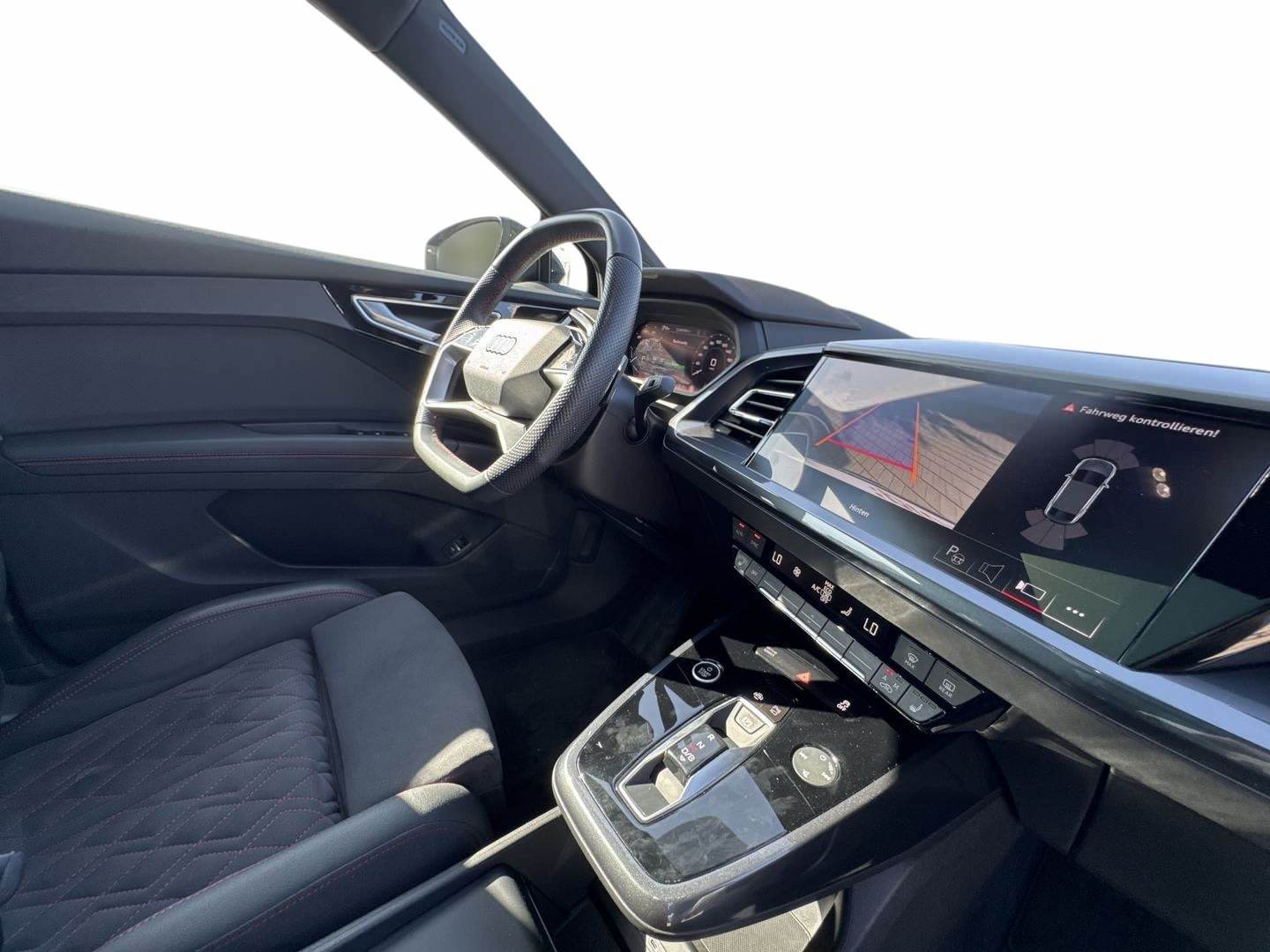Audi Q4 e-tron Sportback 50 quattro photo
