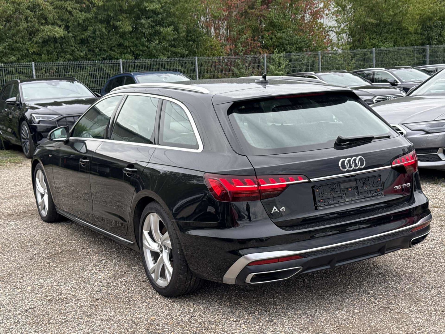 Audi A4 Avant S line 35 TFSI S-tronic photo