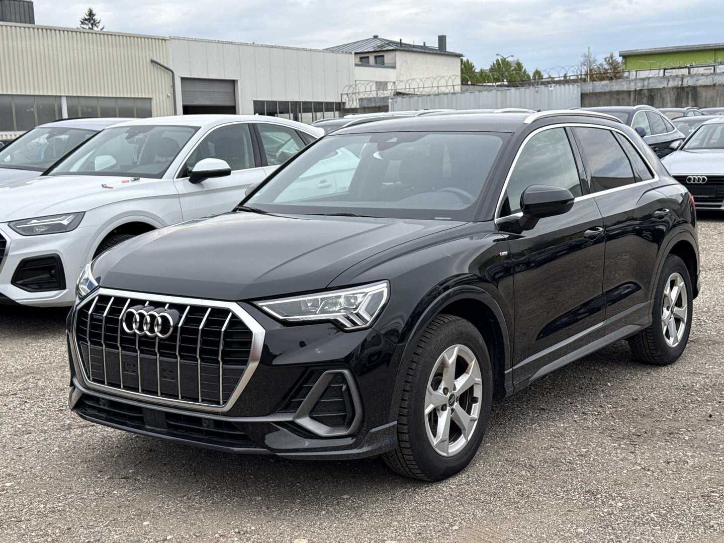 Audi Q3 S line 40 TFSI quattro S-tronic