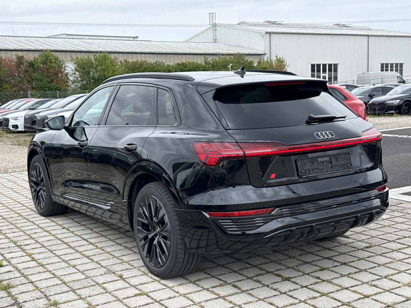 Audi Q8 e-tron S line 50 quattro photo