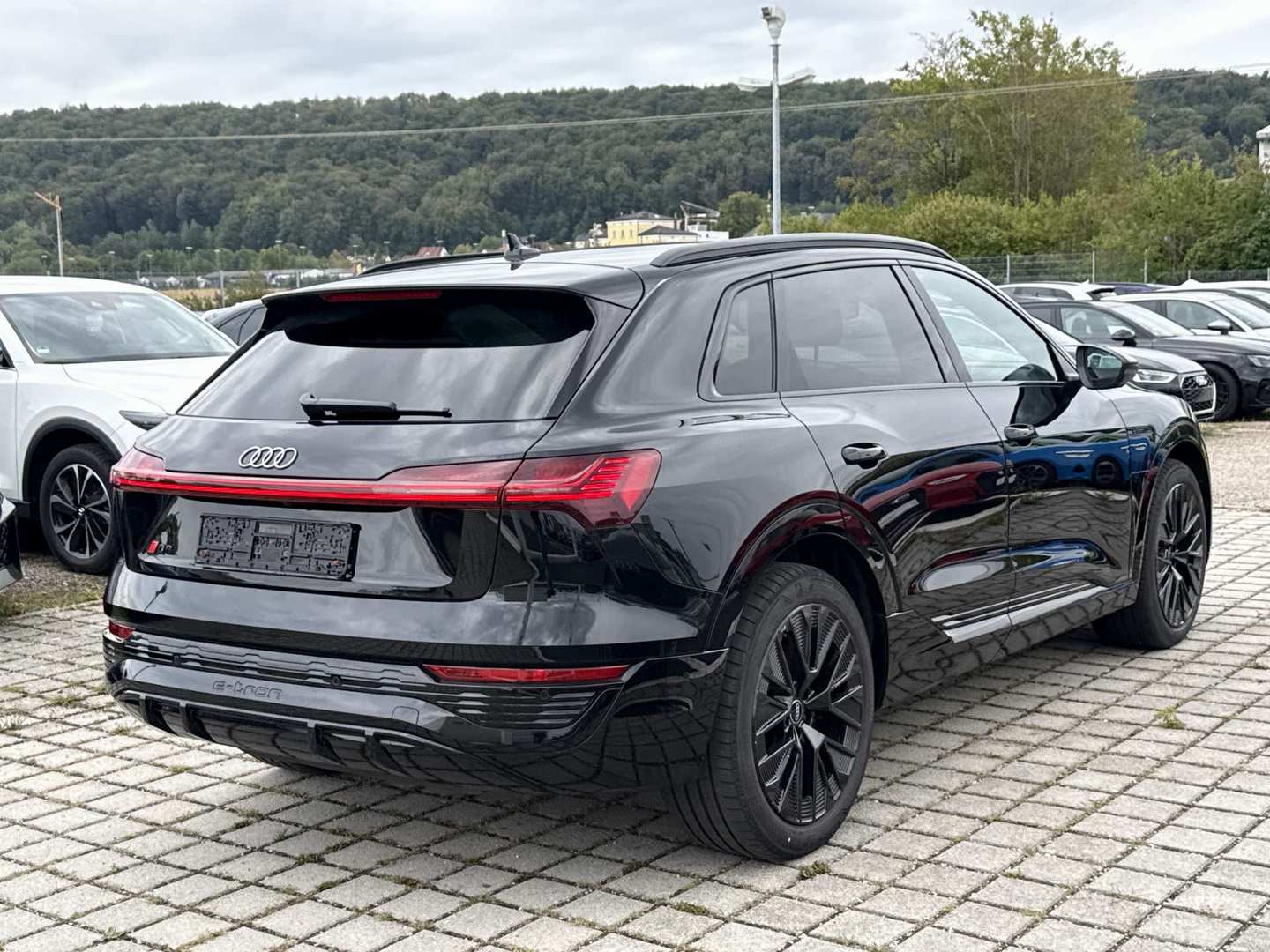 Audi Q8 e-tron S line 50 quattro photo