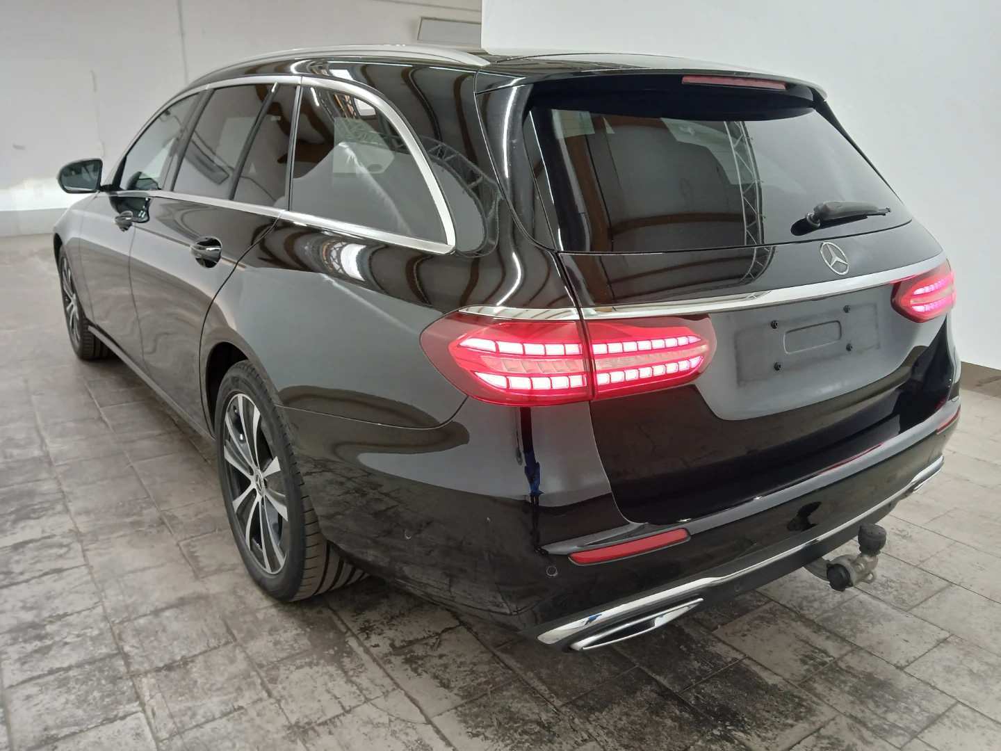 Mercedes-Benz E 300 de T 9G-TRONIC Avantgarde photo