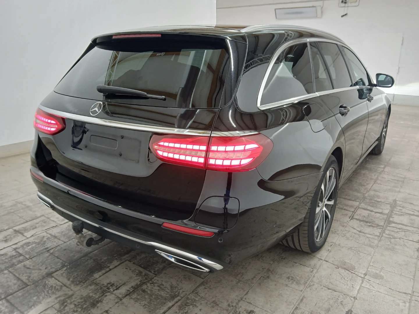Mercedes-Benz E 300 de T 9G-TRONIC Avantgarde photo