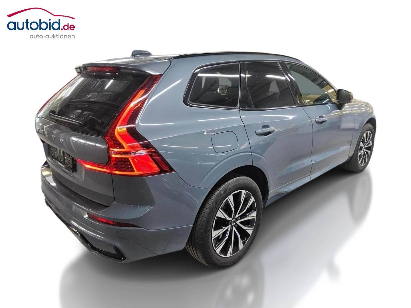 Volvo XC60 B4 D AWD Geartronic Plus Dark photo