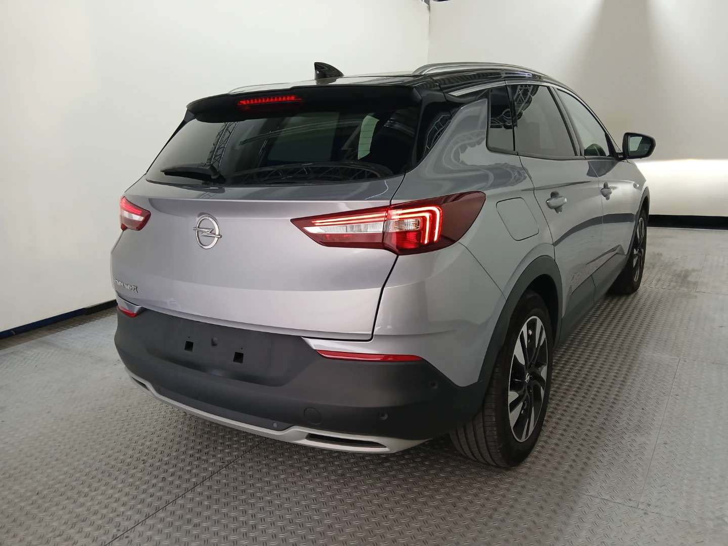 Opel Grandland 1,6 Turbo Automatik Ultimate photo