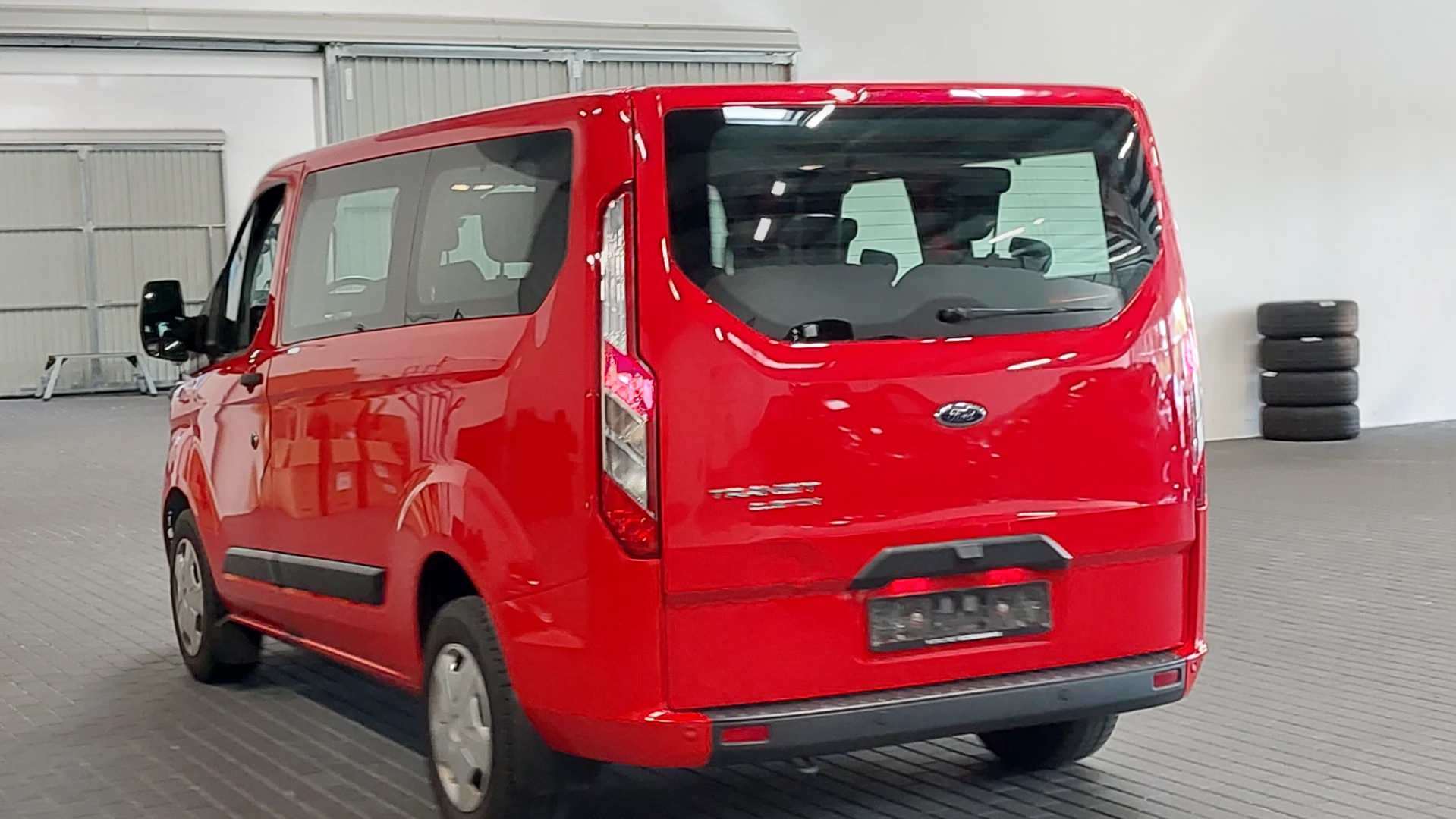 Ford Tourneo Custom Kombi 320 L1 2,0 TDCI Trend photo