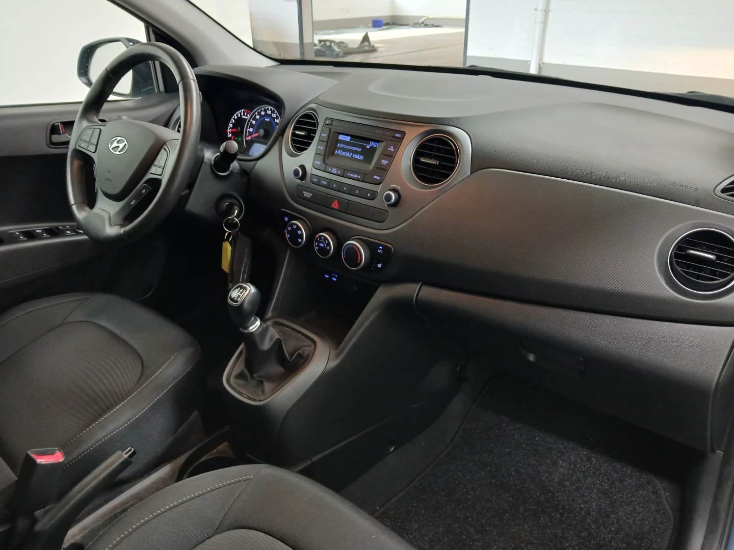 Hyundai i10 1,2 YES! photo