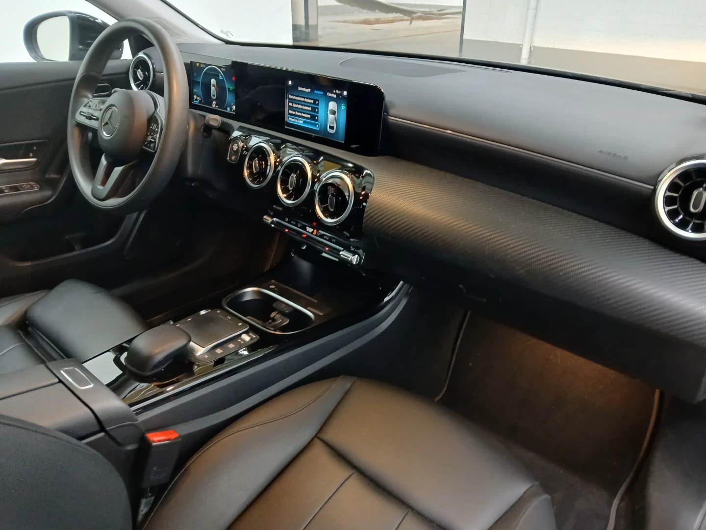 Mercedes-Benz A 180 d 8G-DCT Style photo