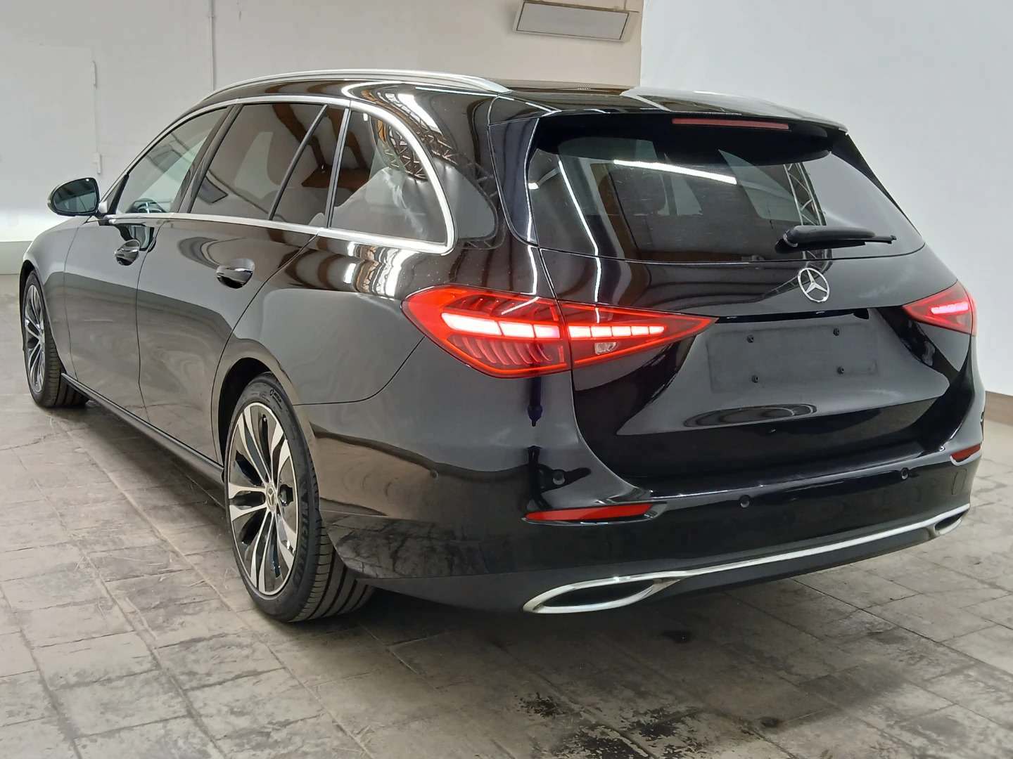 Mercedes-Benz C 200 d T 9G-TRONIC Avantgarde photo