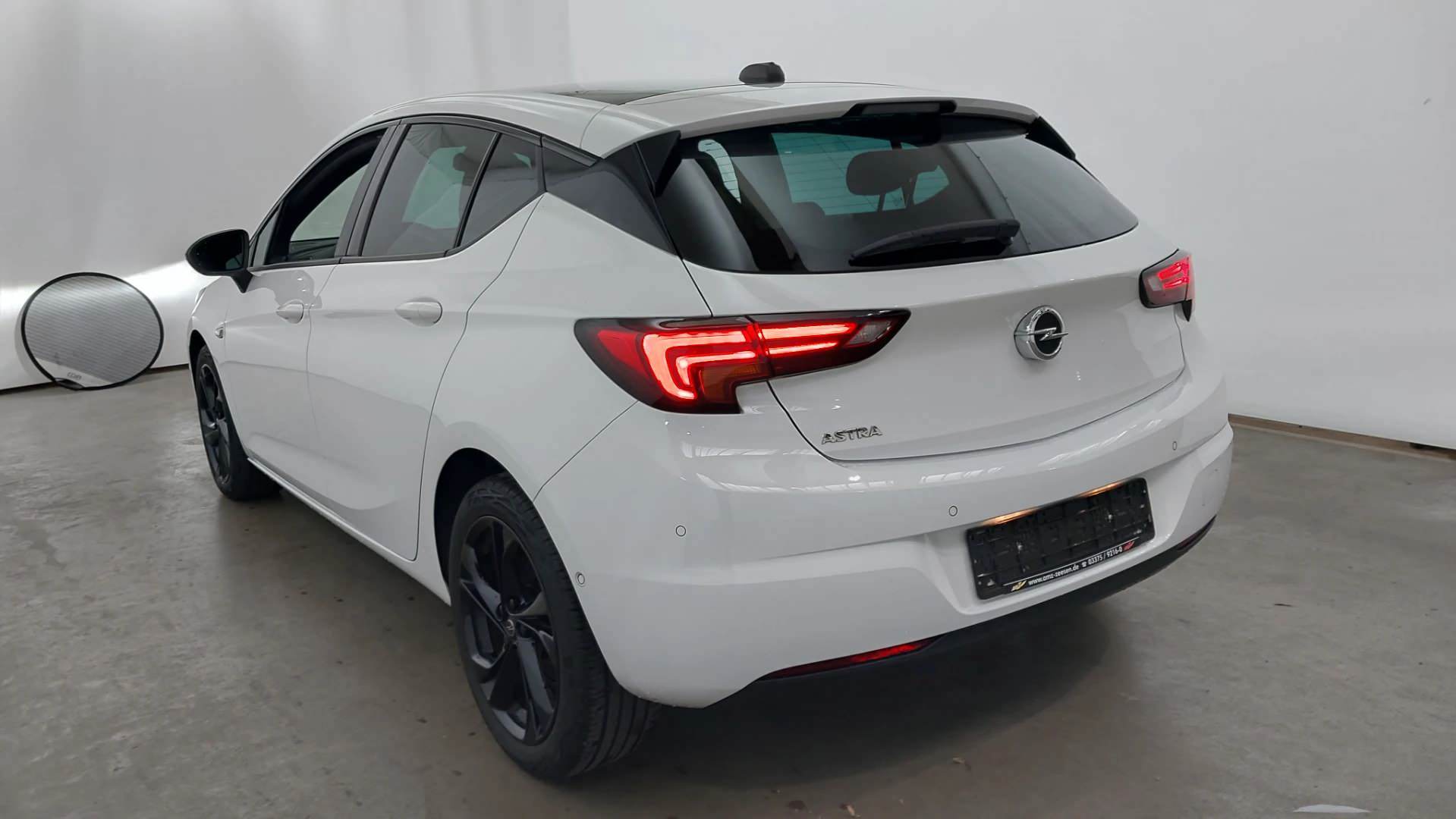 Opel Astra 1,2 Turbo GS Line photo