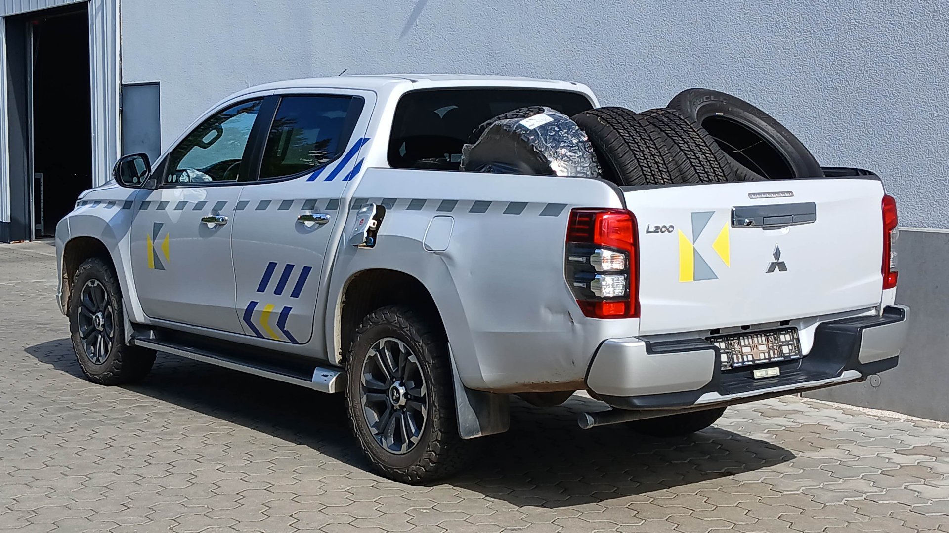Mitsubishi L200 DoKa 2,0 DI-D 4WD Select photo
