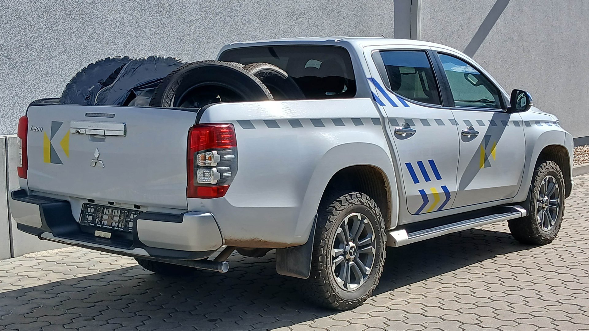 Mitsubishi L200 DoKa 2,0 DI-D 4WD Select photo