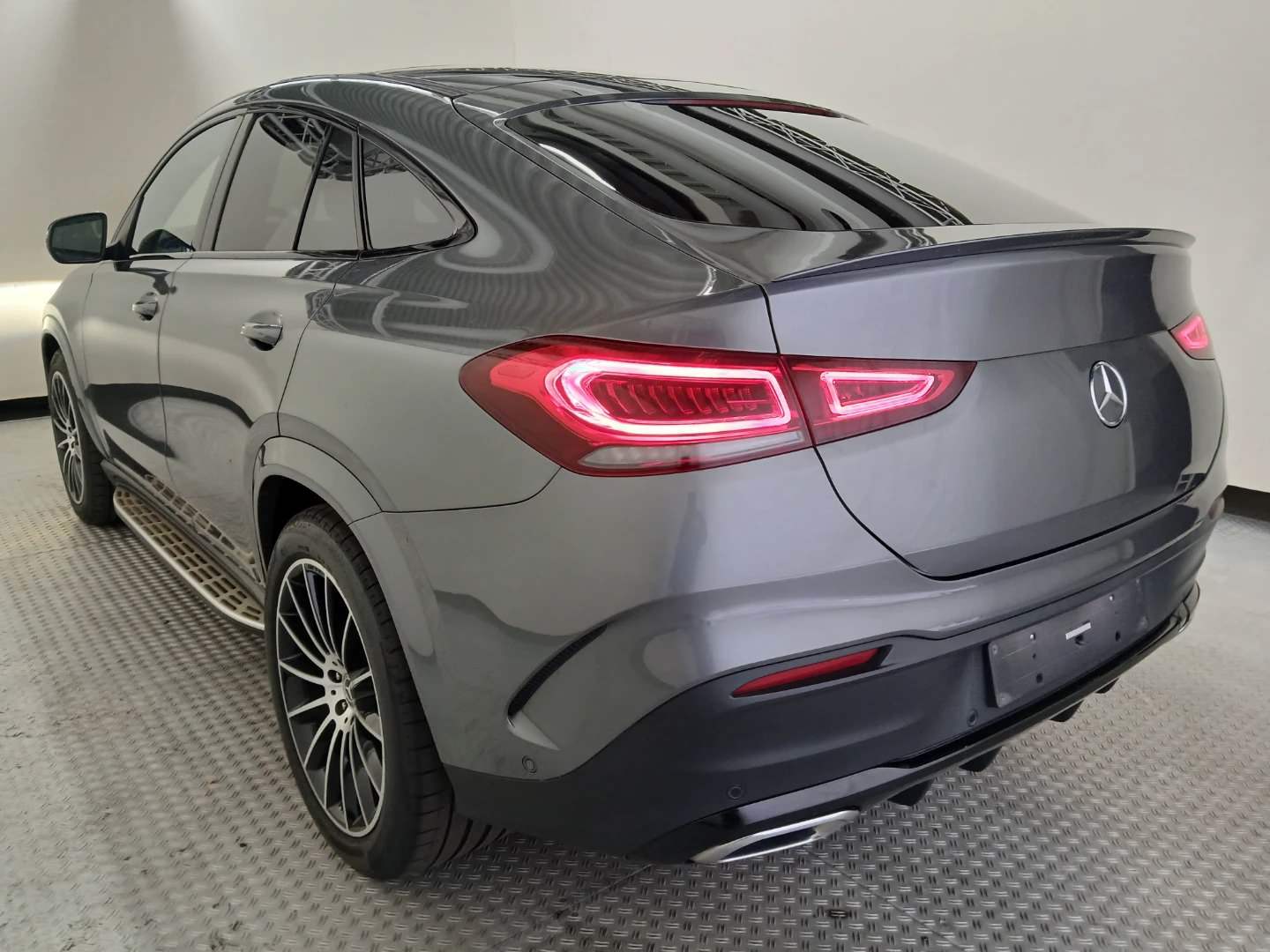 Mercedes-Benz GLE 400 d Coupé 4MATIC 9G-TRONIC AMG Line photo
