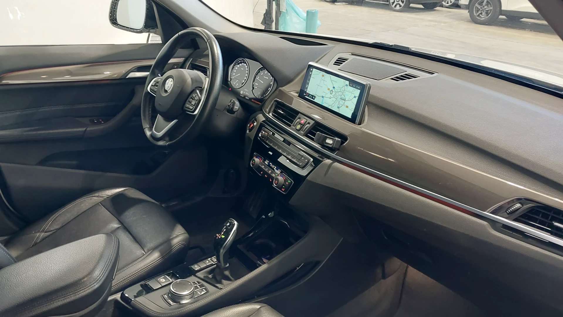BMW X1 20i XDRIVE Steptronic photo