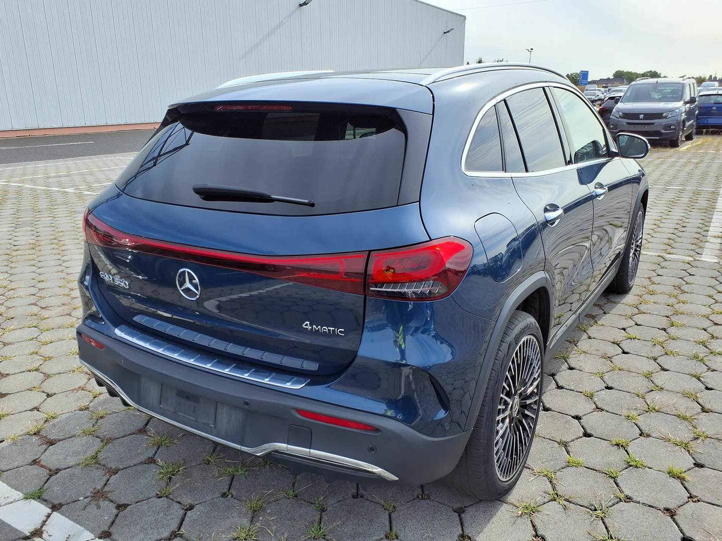 Mercedes-Benz EQA 350 67 kWh 4MATIC photo