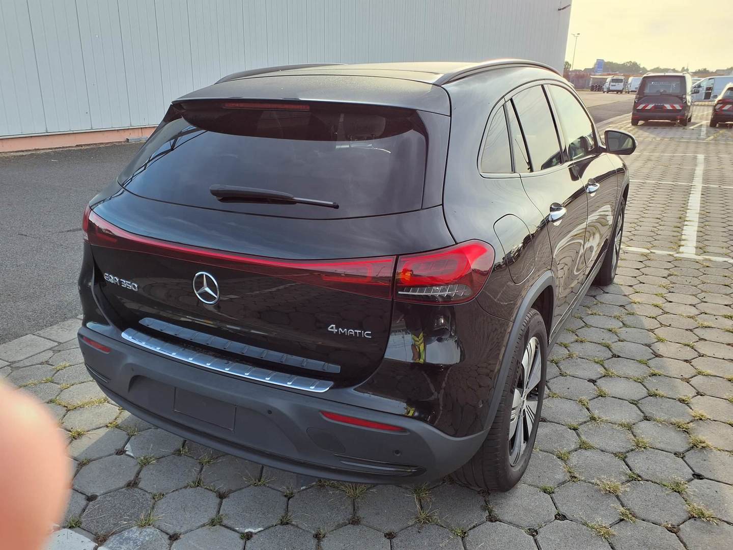 Mercedes-Benz EQA 350 67 kWh 4MATIC photo
