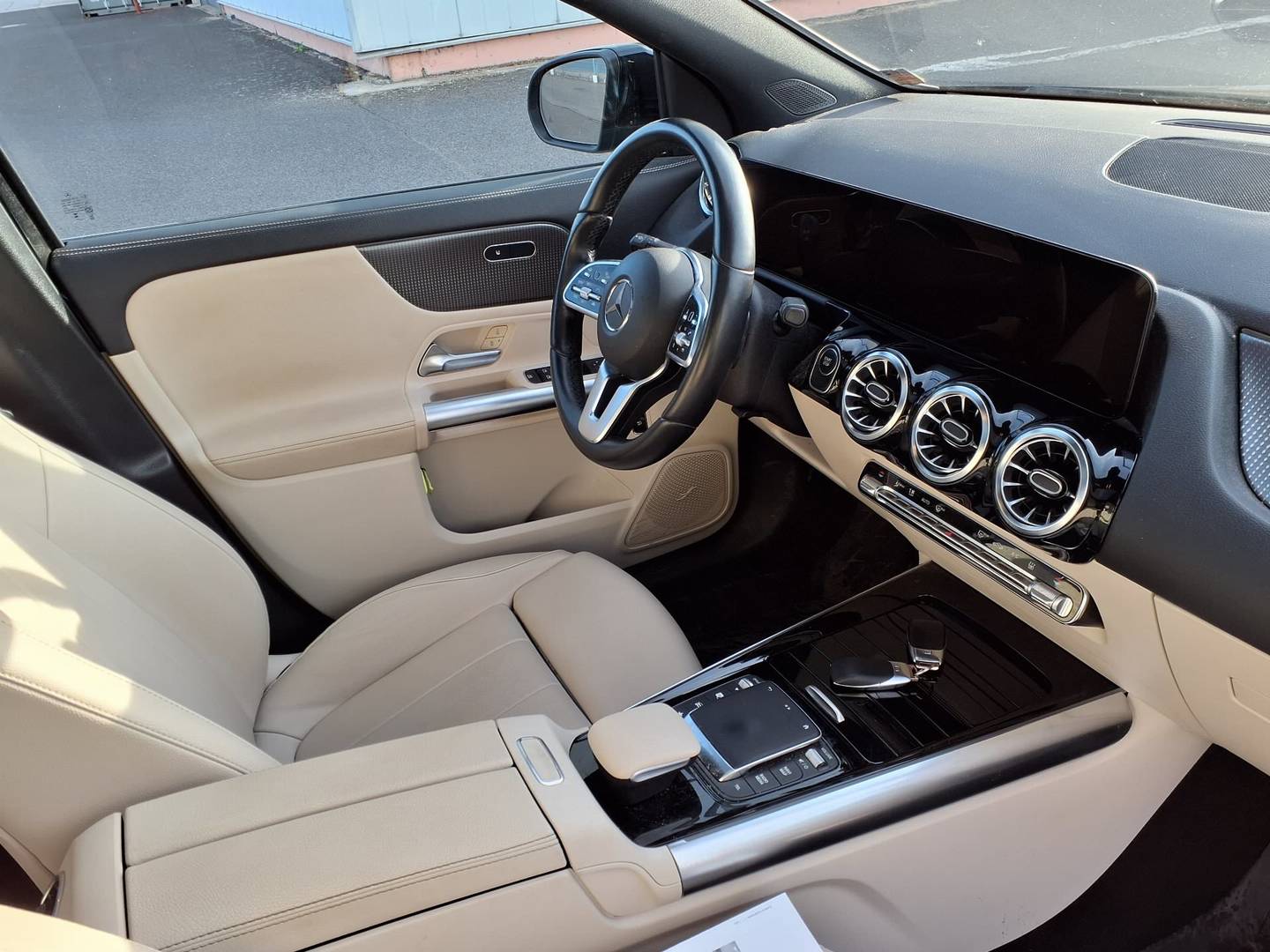 Mercedes-Benz EQA 350 67 kWh 4MATIC photo