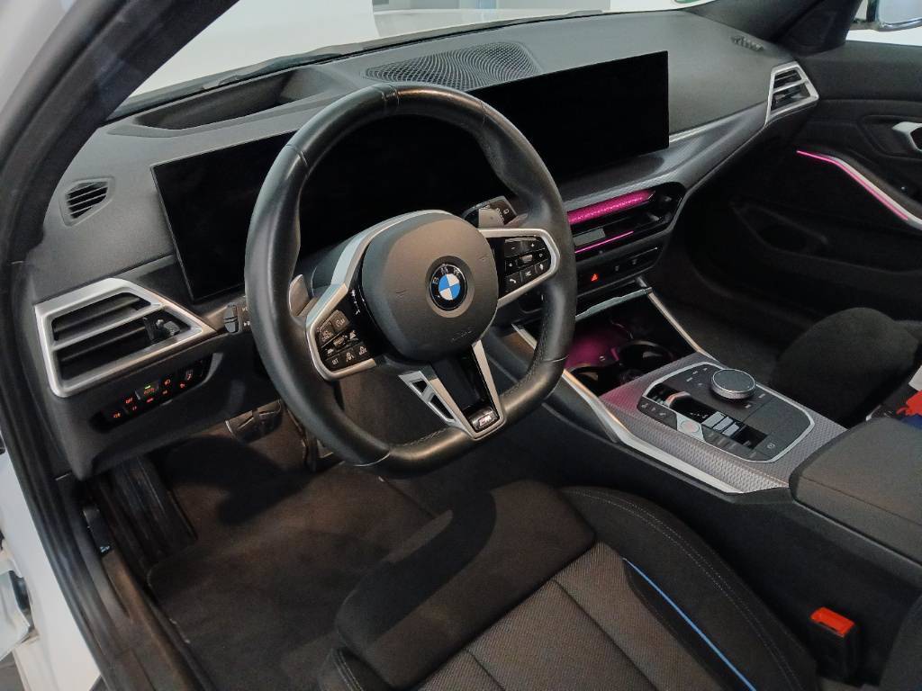 BMW 3 Touring 320 d xDrive M Sport Connected Professional UVP: 79.980,00 € photo