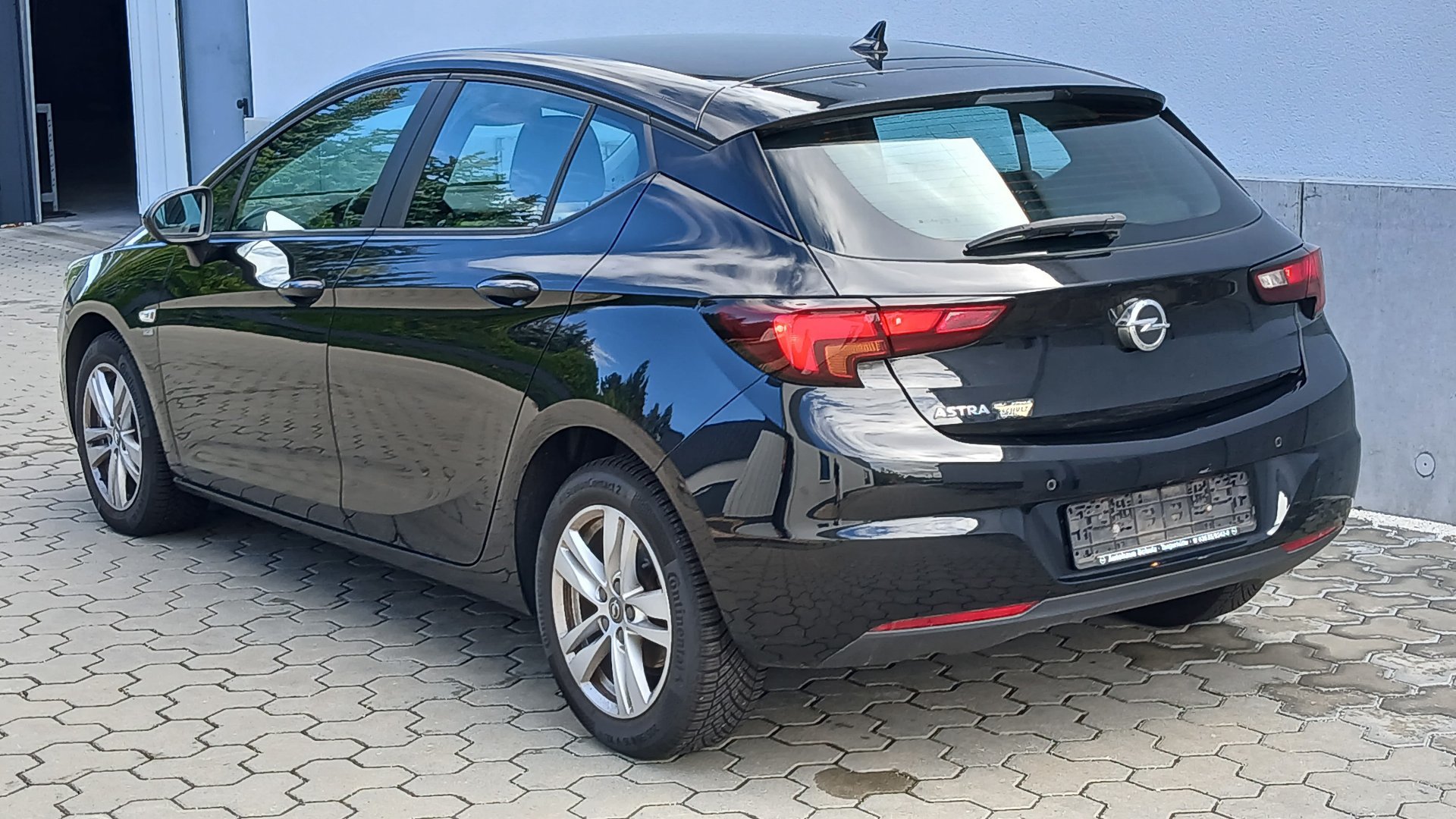 Opel Astra 1,4 SIDI Turbo 120 Jahre photo