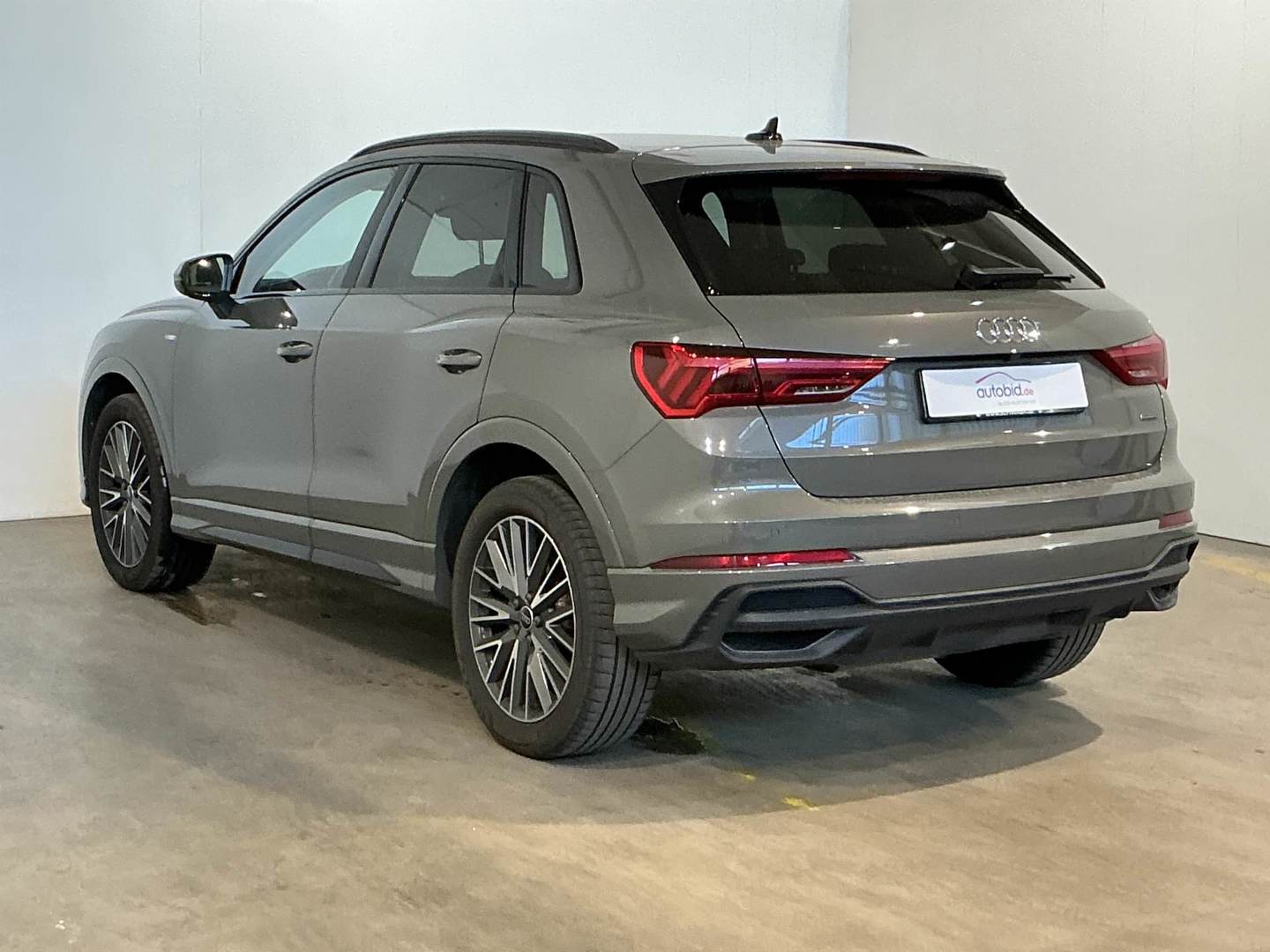 Audi Q3 35 TDI quattro S-tronic S line photo