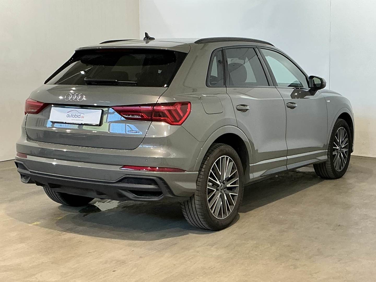 Audi Q3 35 TDI quattro S-tronic S line photo