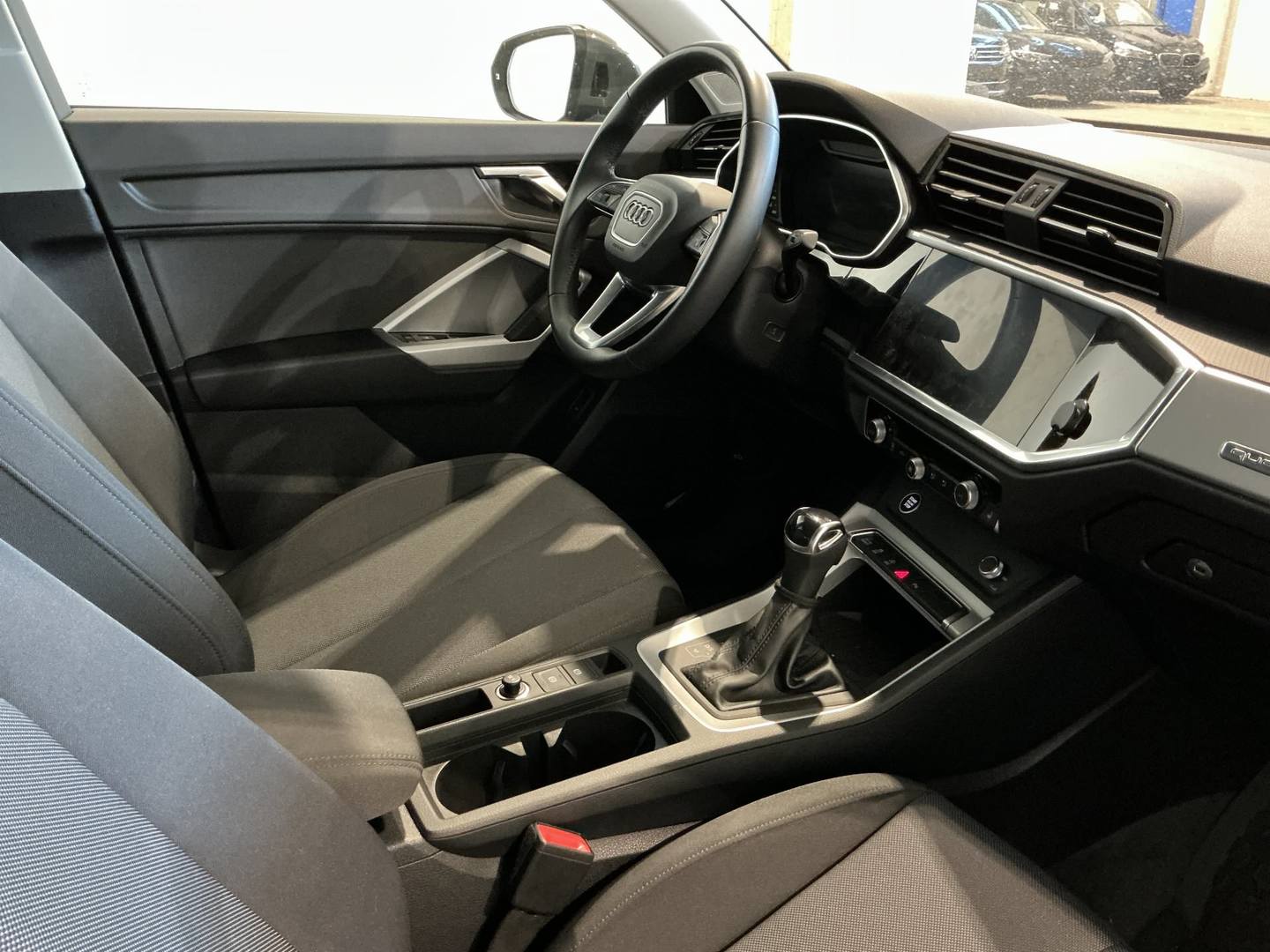Audi Q3 35 TDI quattro S-tronic S line photo