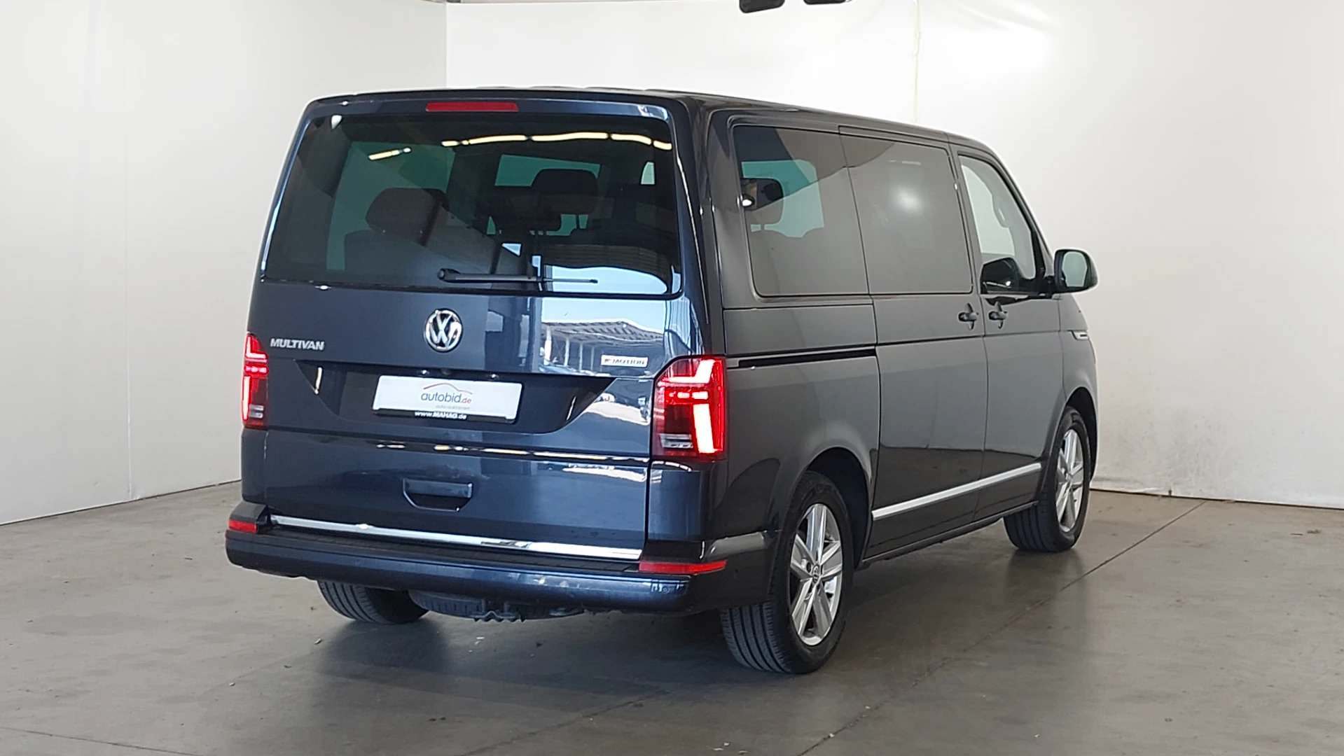 VW T6.1 Multivan 2,0 TDI 4Motion DSG Highline photo