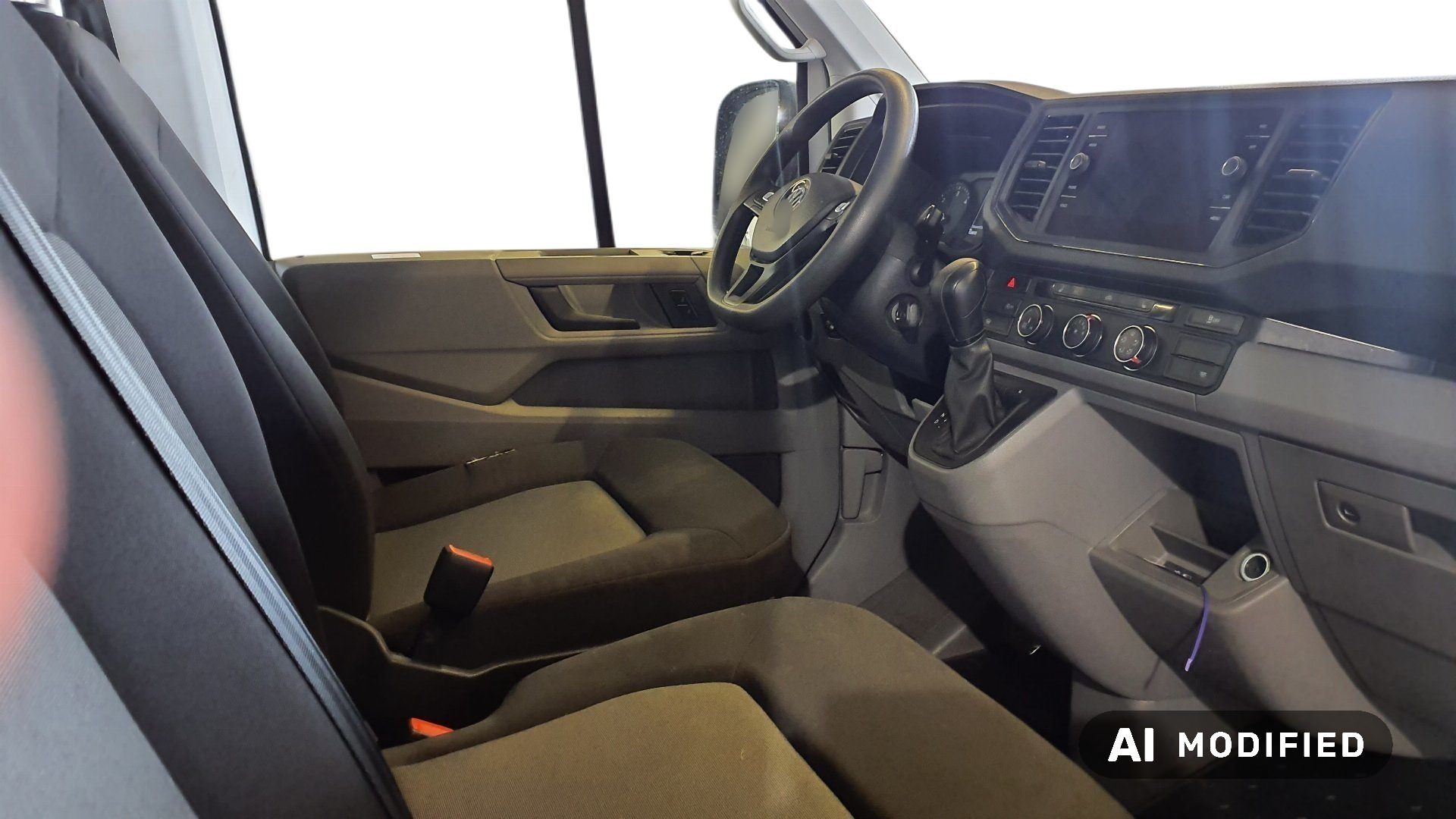 VW Crafter 35 Pritsche LR 2,0 TDI Automatik Koffer photo