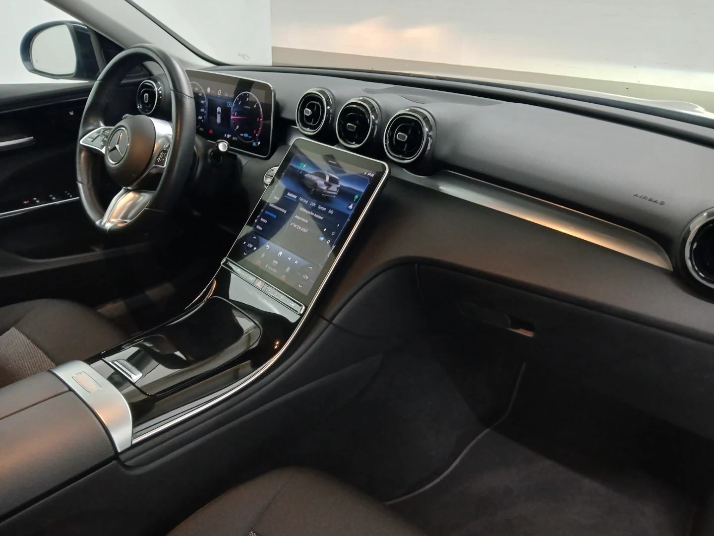 Mercedes-Benz C 220 d T 9G-TRONIC Avantgarde photo