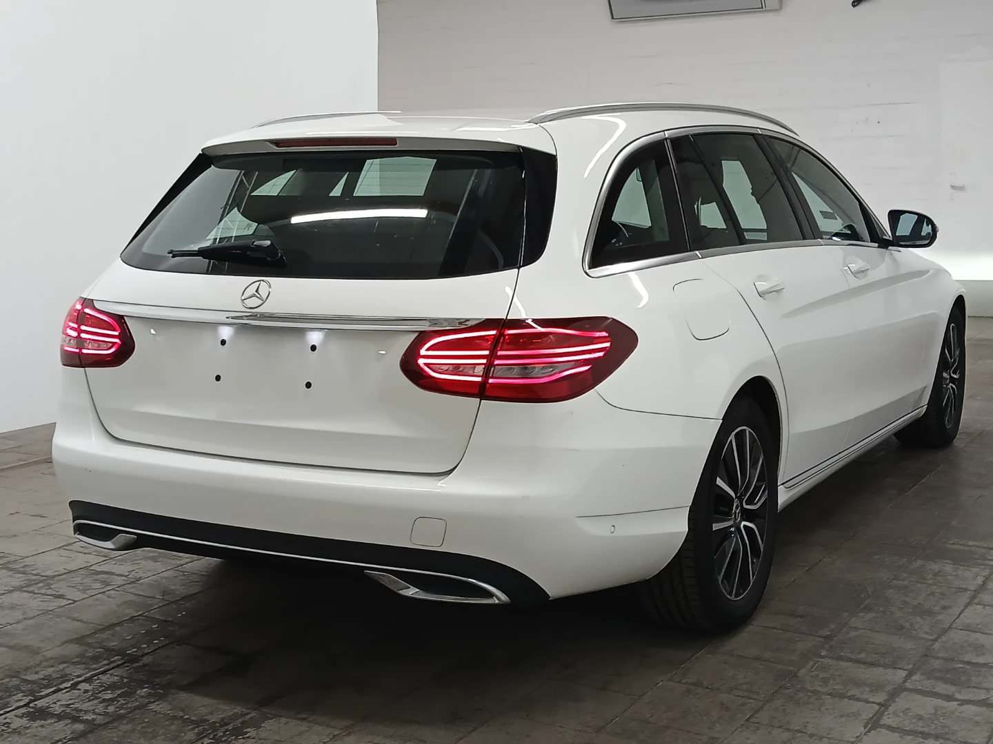 Mercedes-Benz C 220 d T Avantgarde photo