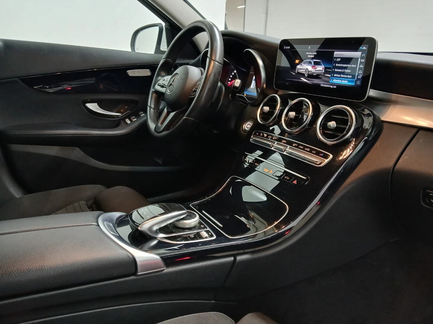 Mercedes-Benz C 220 d T Avantgarde photo