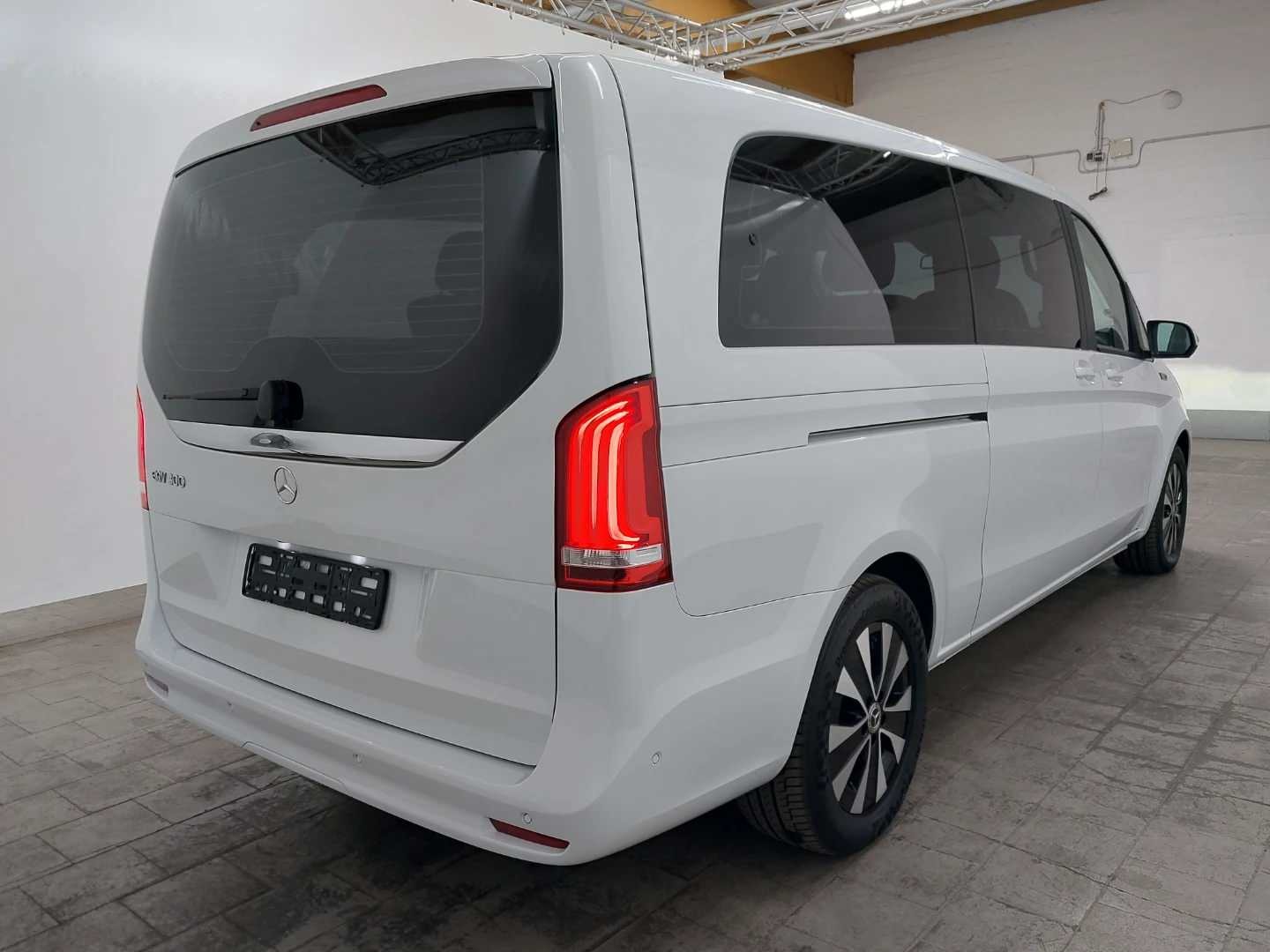 Mercedes-Benz EQV 300 extralang photo