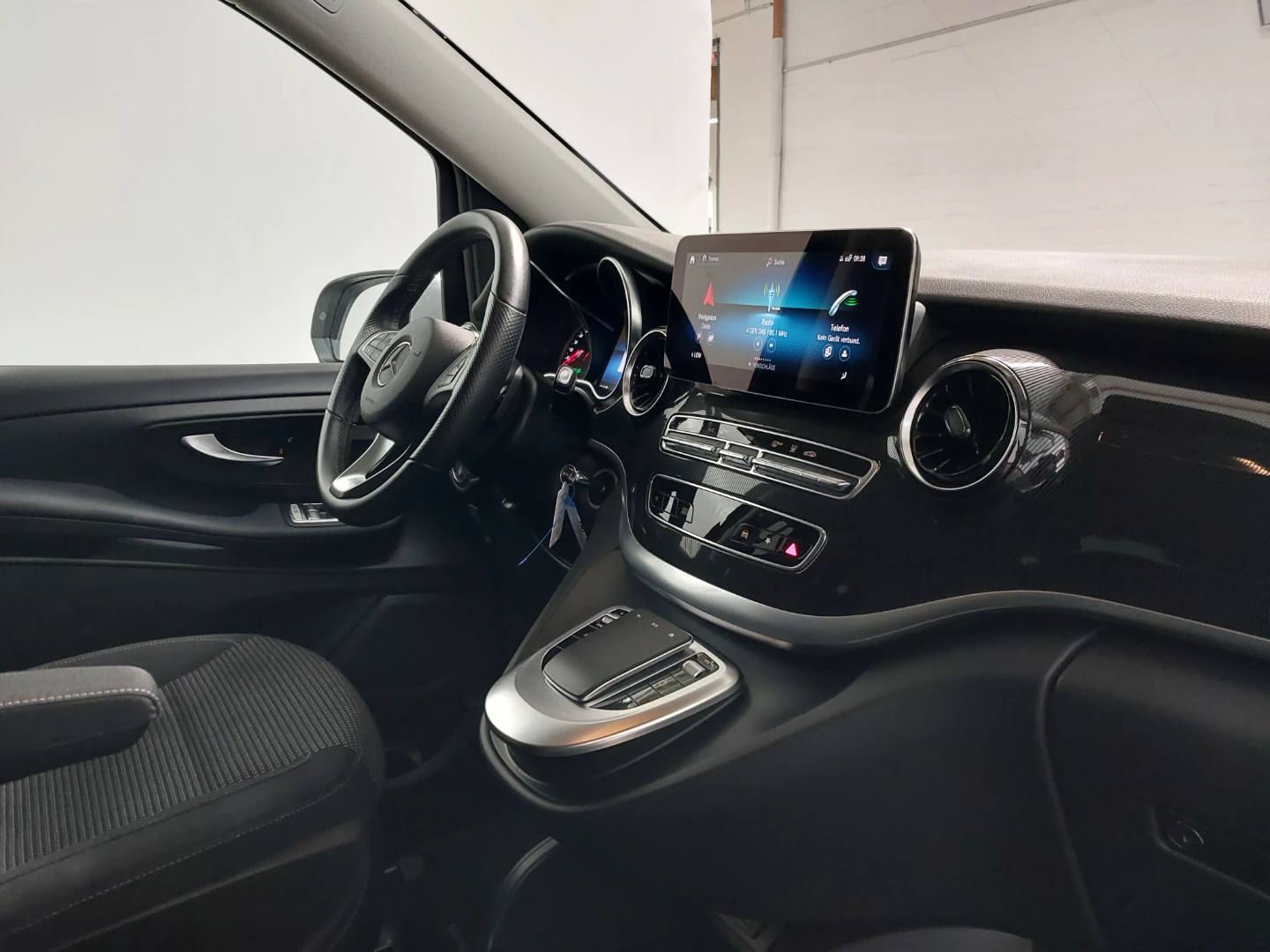 Mercedes-Benz EQV 300 extralang photo