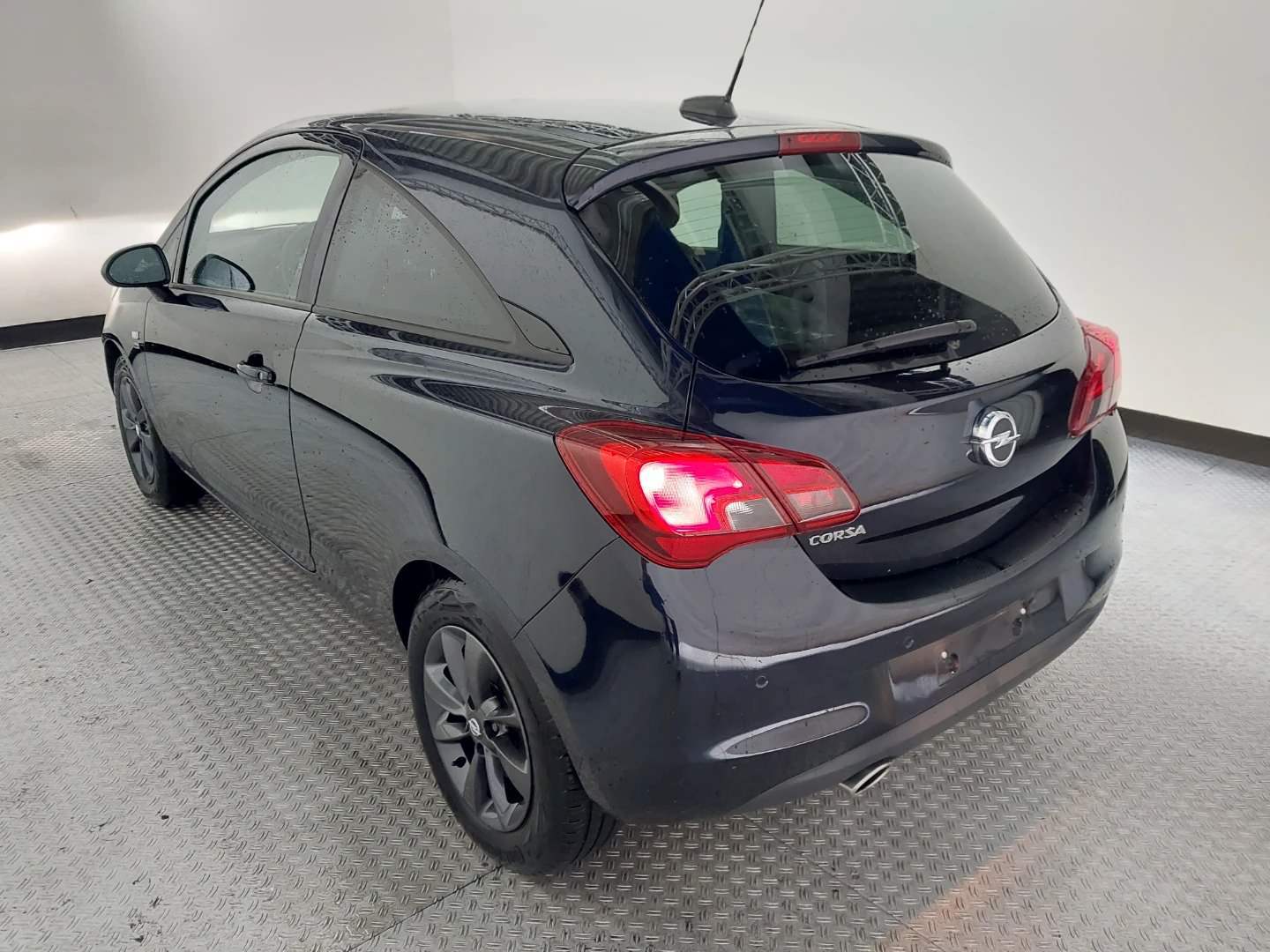 Opel Corsa 1,4 120 Jahre photo