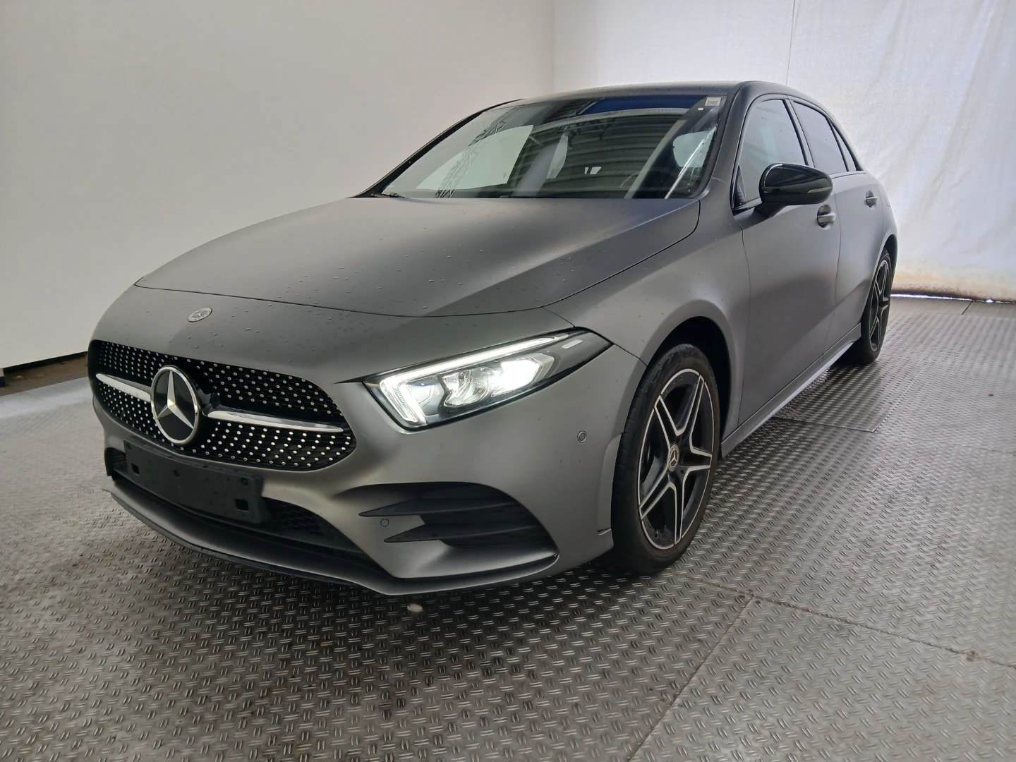 Mercedes-Benz A 250 e 8G-DCT AMG Line