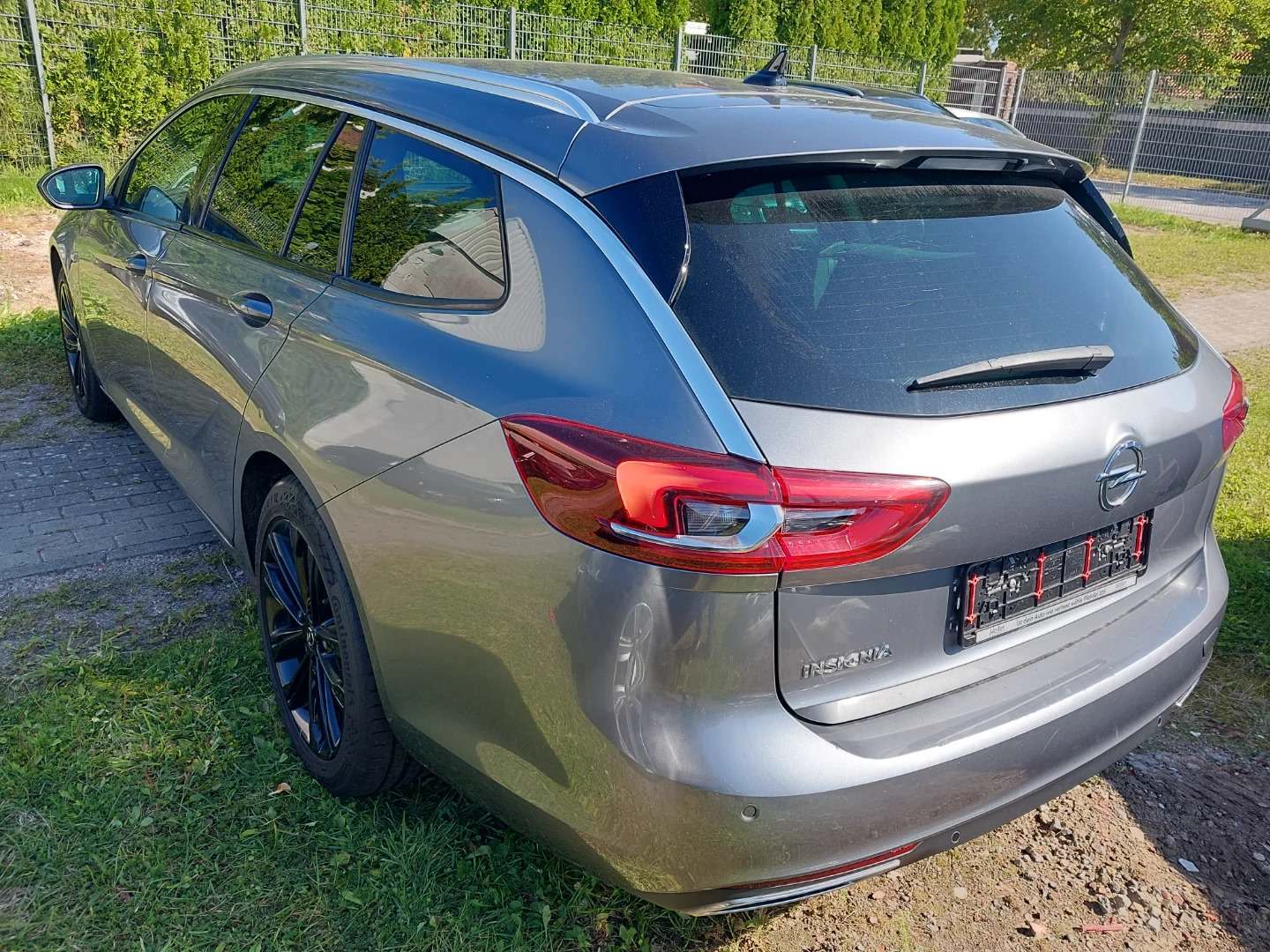 Opel Insignia Sports Tourer 2,0 CDTI Automatik Elegance photo