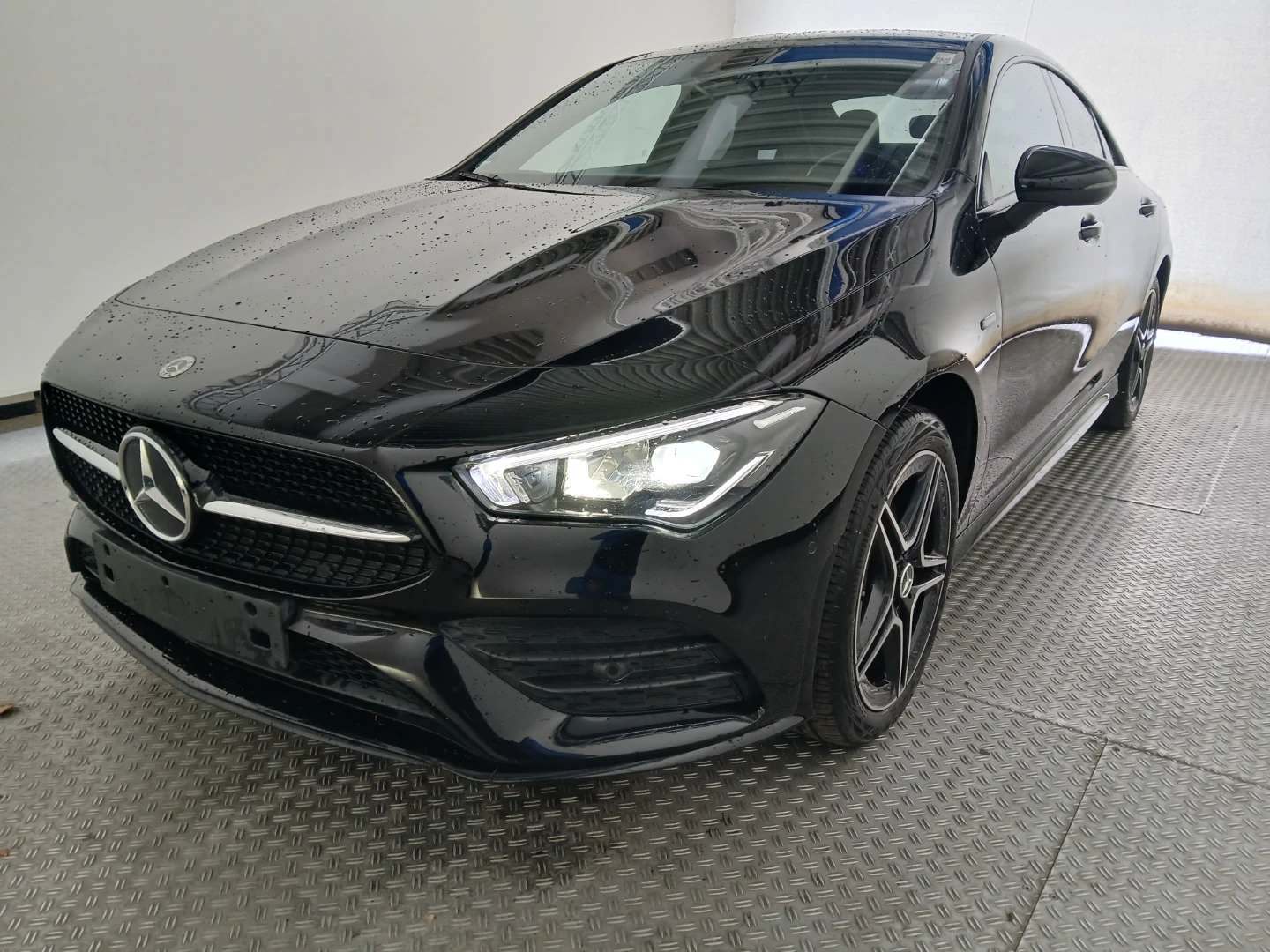 Mercedes-Benz CLA 250 e 8G-DCT AMG Line