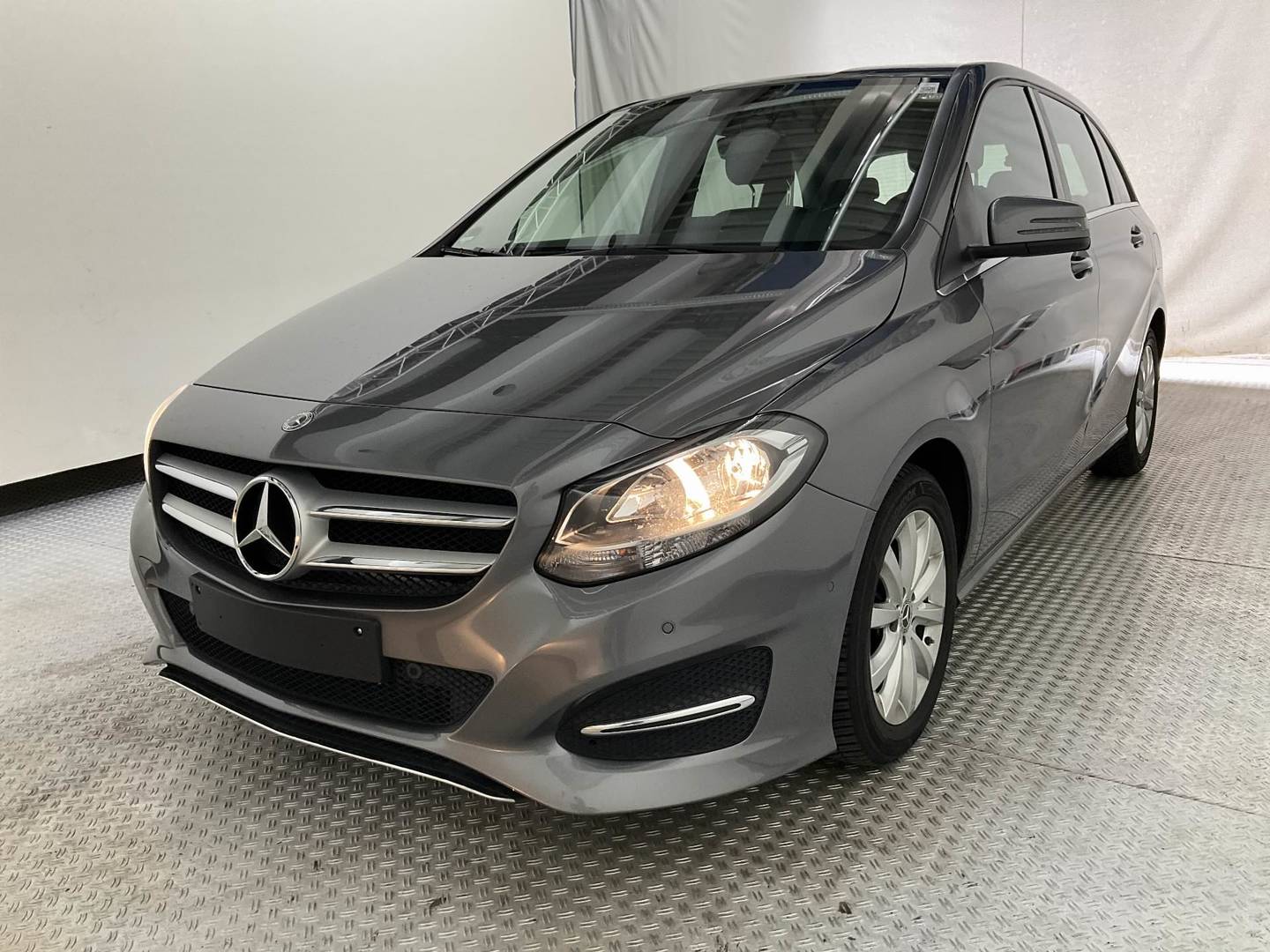 Mercedes-Benz B 180 7G-DCT Style
