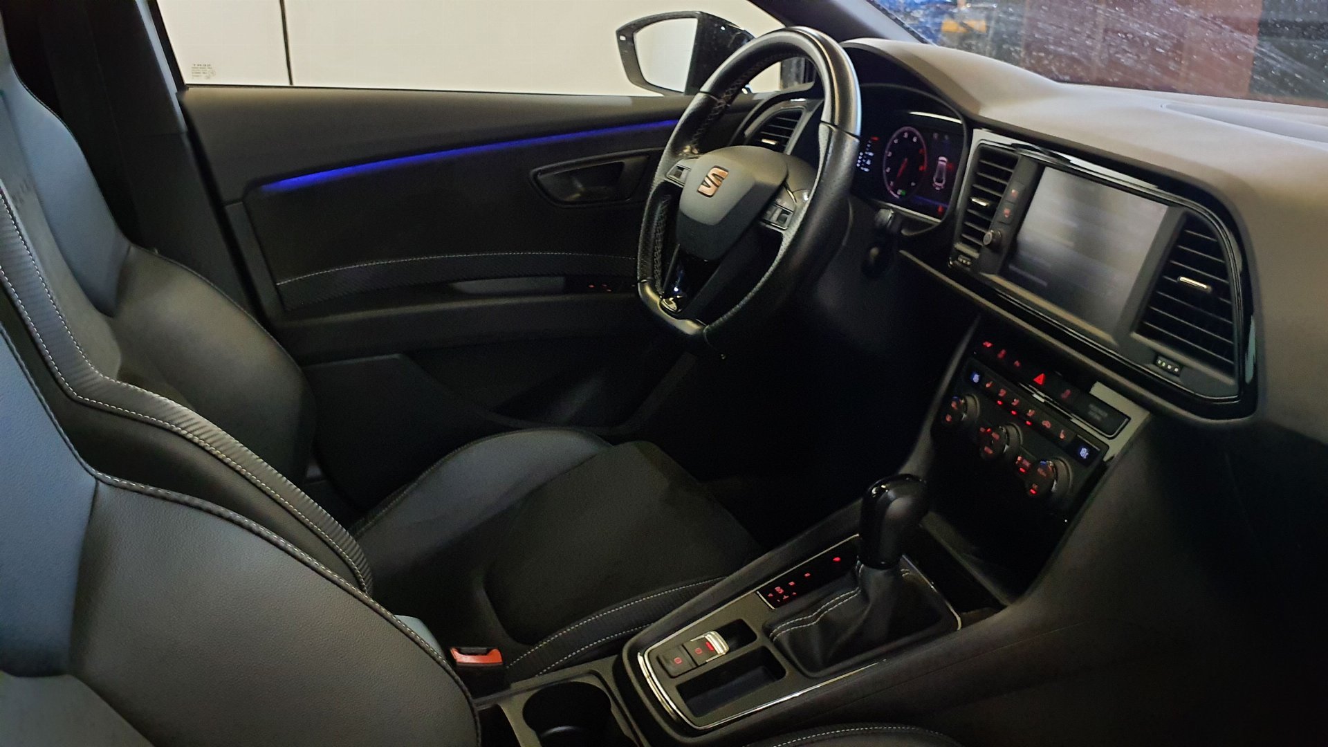 Seat Leon ST 2,0 TSI 4Drive DSG Cupra photo