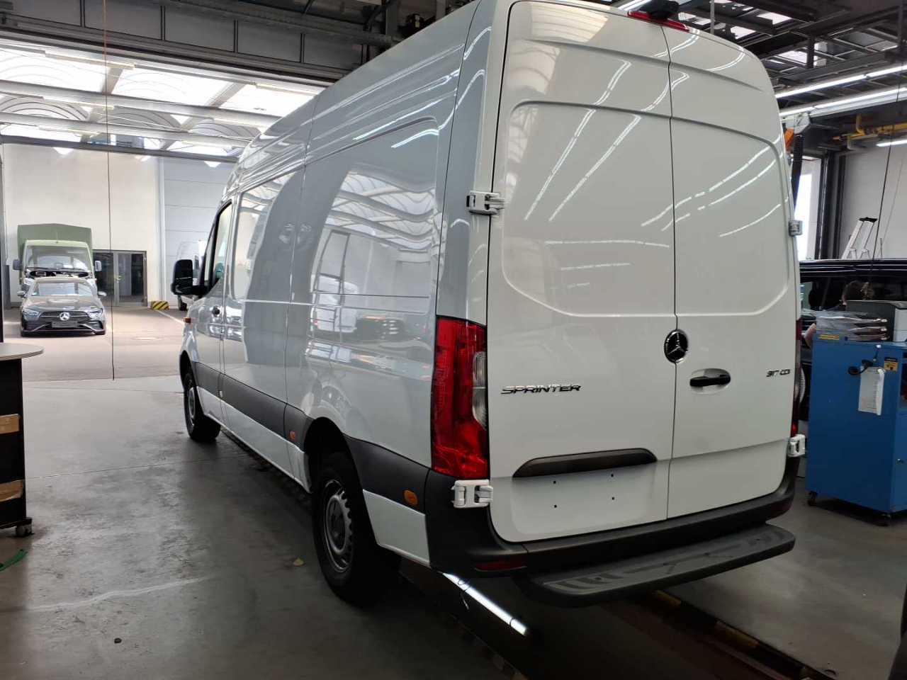 Mercedes-Benz Sprinter Hochraum-Kasten 317 CDI RWD Automatik photo