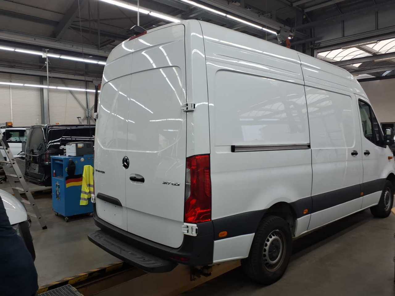 Mercedes-Benz Sprinter Hochraum-Kasten 317 CDI RWD Automatik photo