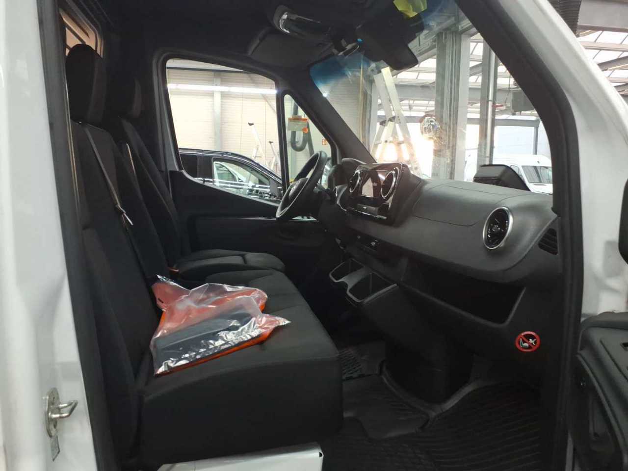 Mercedes-Benz Sprinter Hochraum-Kasten 317 CDI RWD Automatik photo